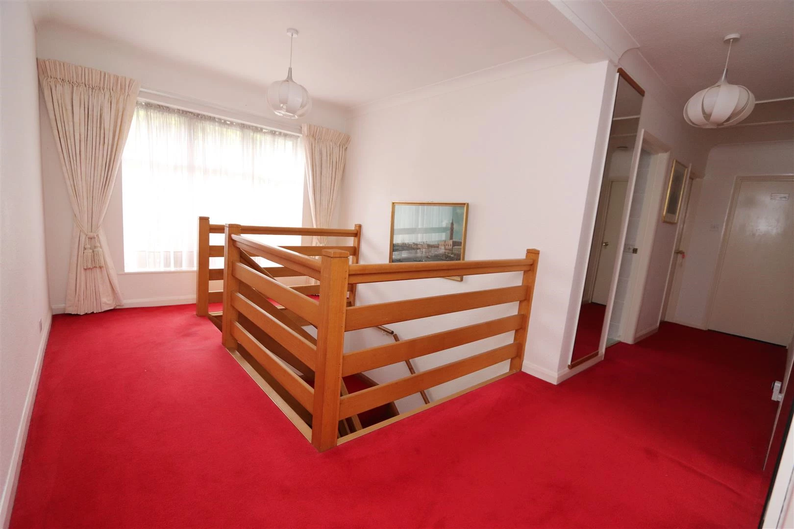 FIRST FLOOR GALLERIED LANDING