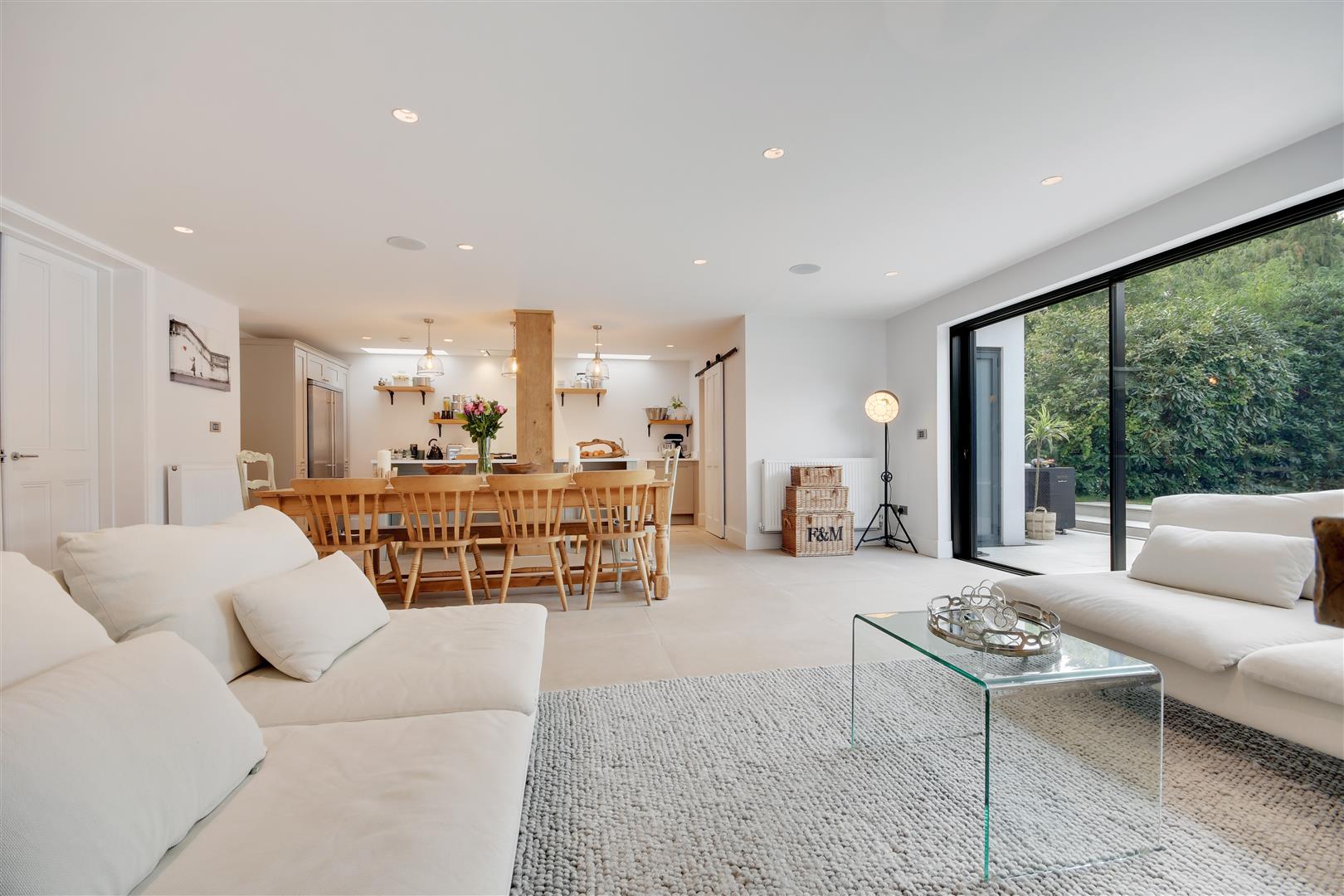 Property For Sale Friars Avenue, Shenfield, CM15 4 Bedroom Detached through Meacock & Jones