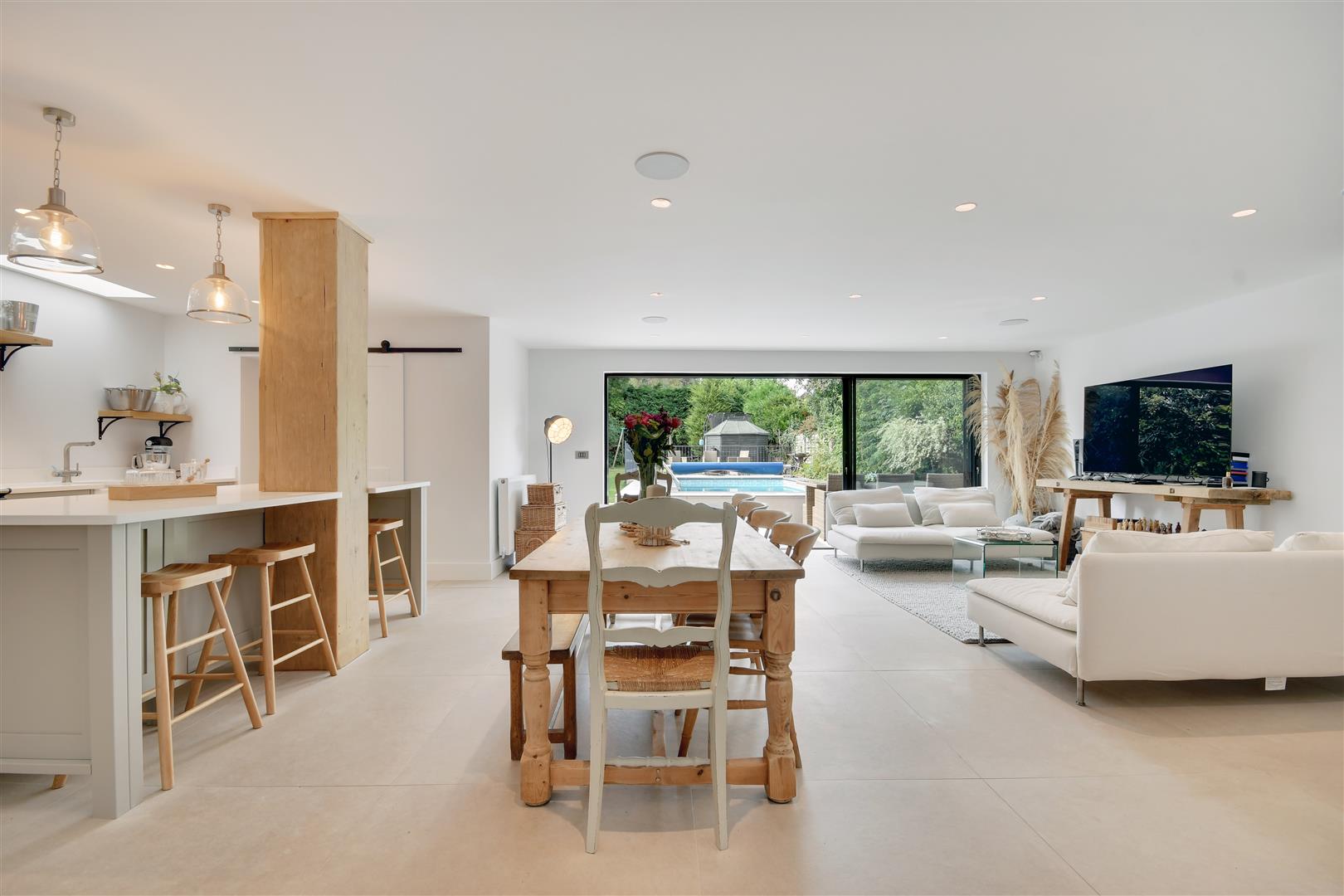 Property For Sale Friars Avenue, Shenfield, CM15 4 Bedroom Detached through Meacock & Jones