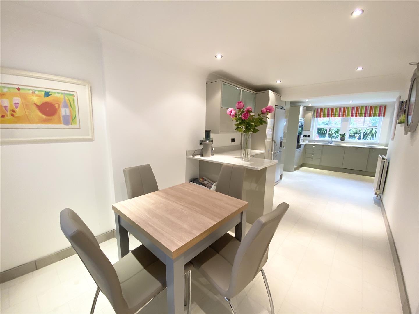 Property For Sale Bannister Drive, Hutton Poplars, CM13 4 Bedroom