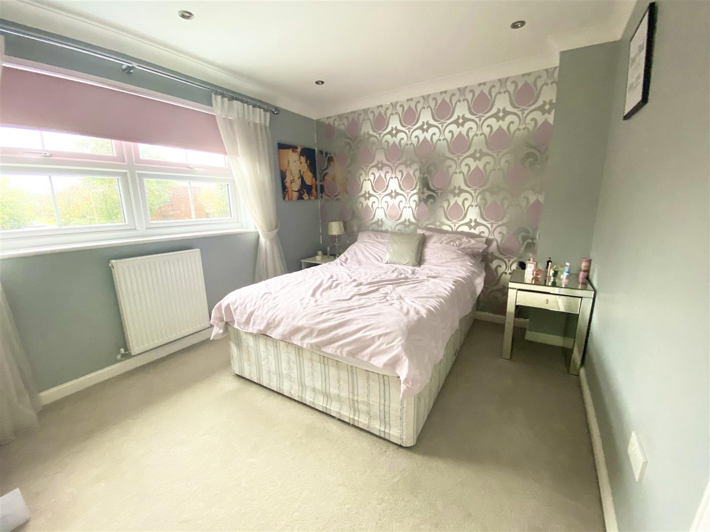 Property For Sale Bannister Drive, Hutton Poplars, CM13 4 Bedroom