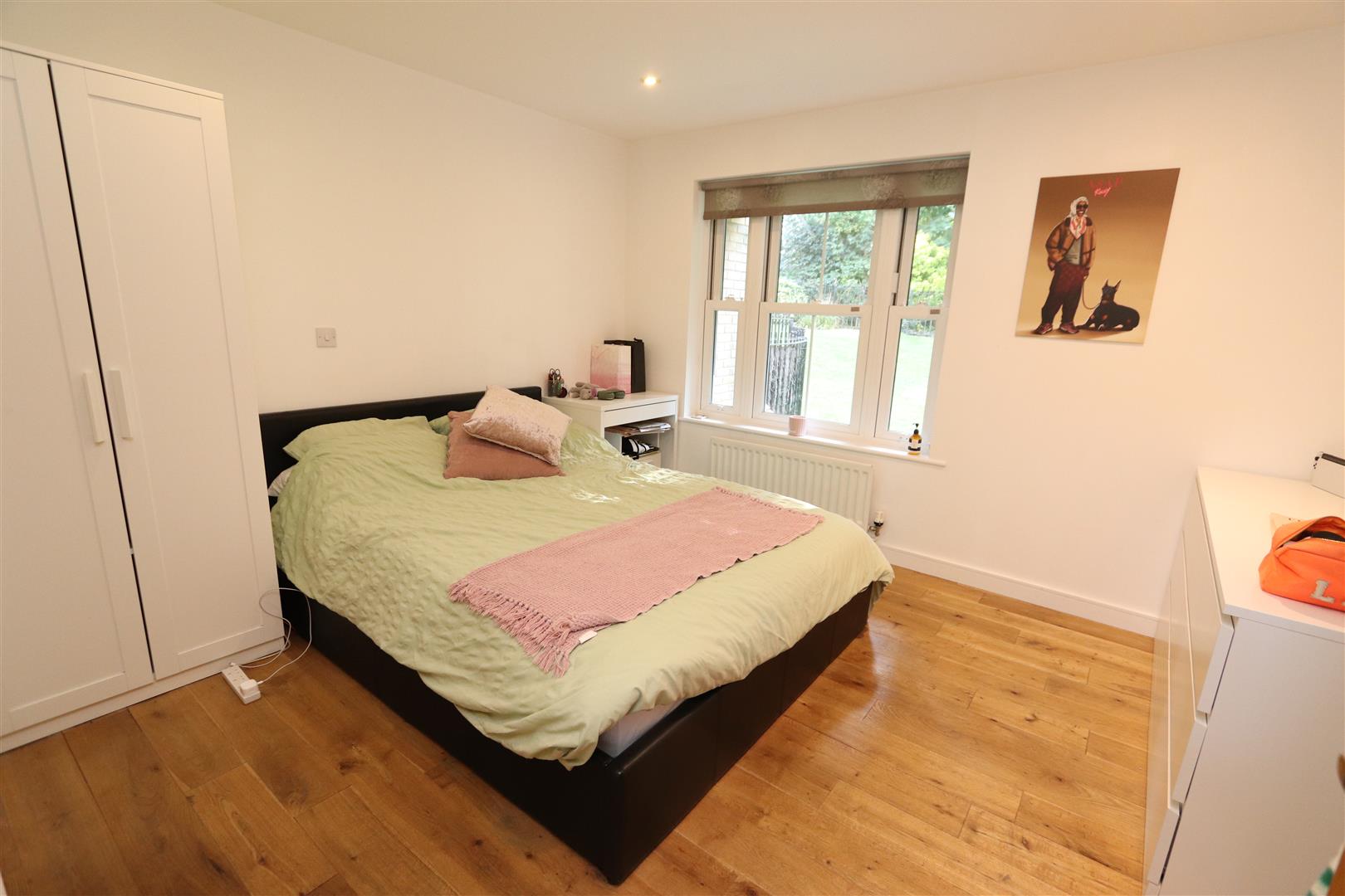 Property For Sale Sawyers Grove, Brentwood, CM15 2 Bedroom Apartment