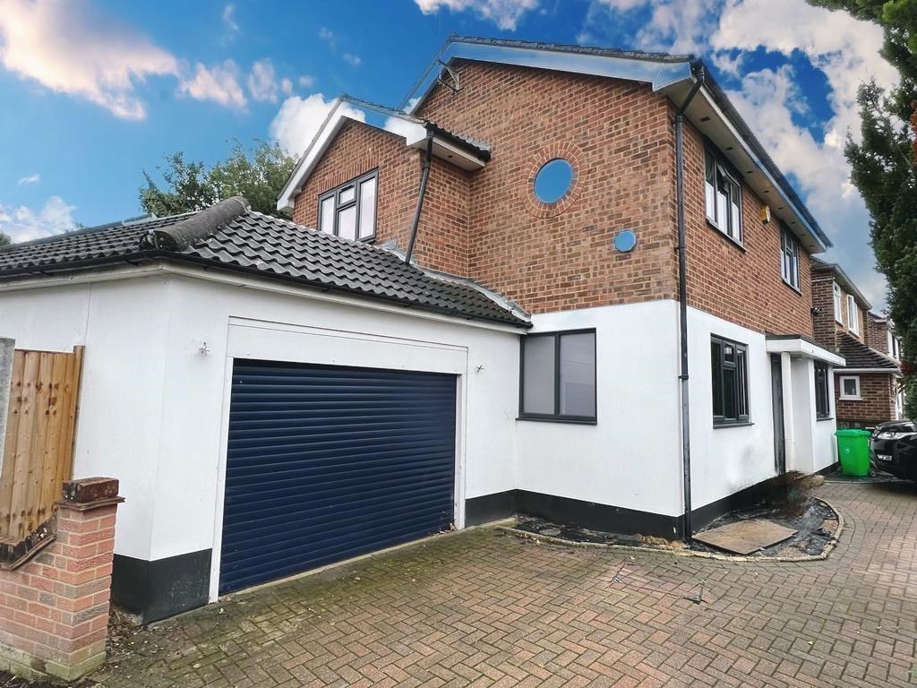 Property To Rent Hunter Avenue, Shenfield, CM15 4 Bedroom Detached through Meacock & Jones