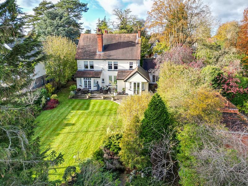 Property For Sale Hillwood Grove, Hutton Mount, CM13 5 Bedroom