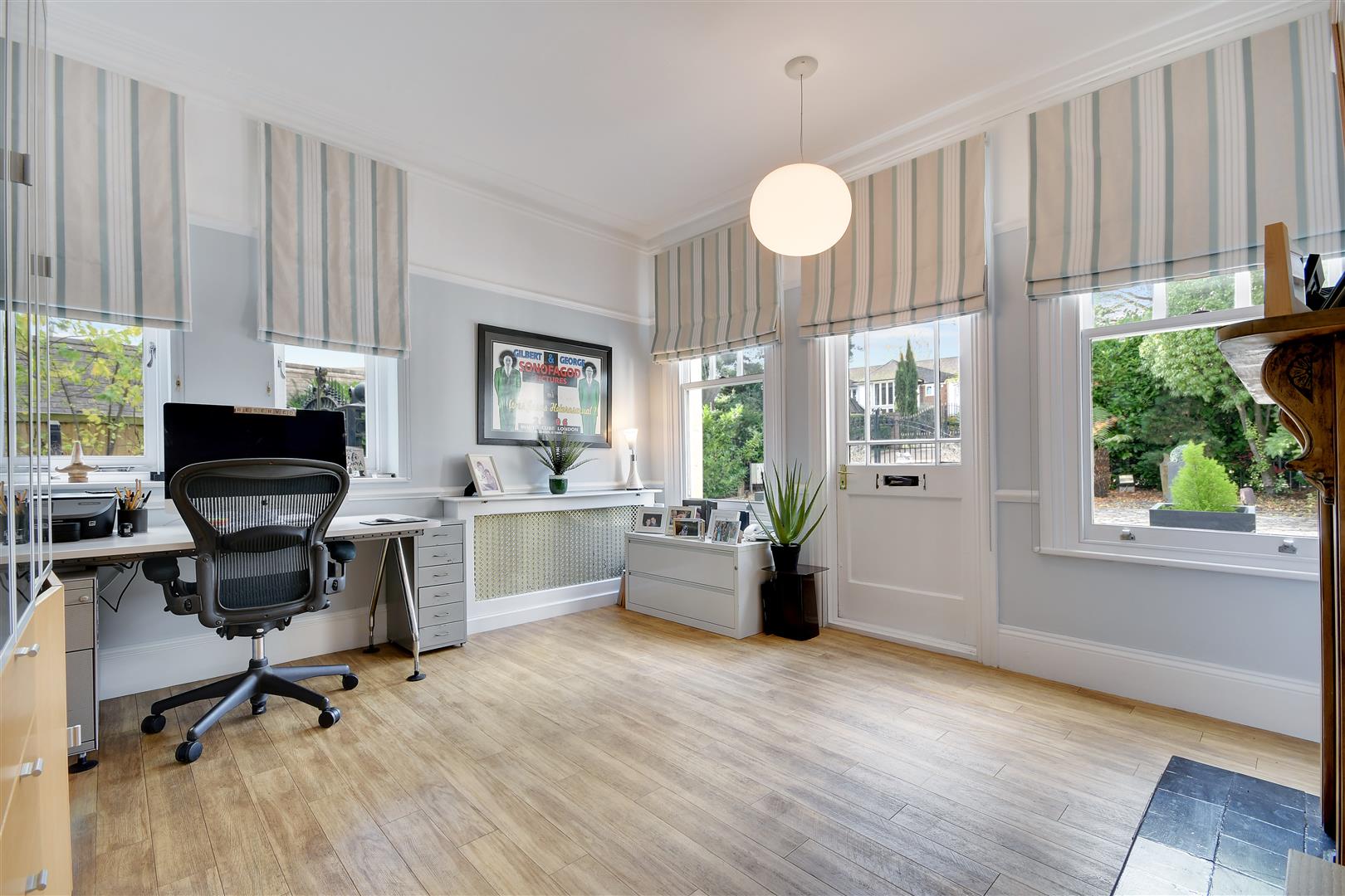 Property For Sale Hillwood Grove, Hutton Mount, CM13 5 Bedroom