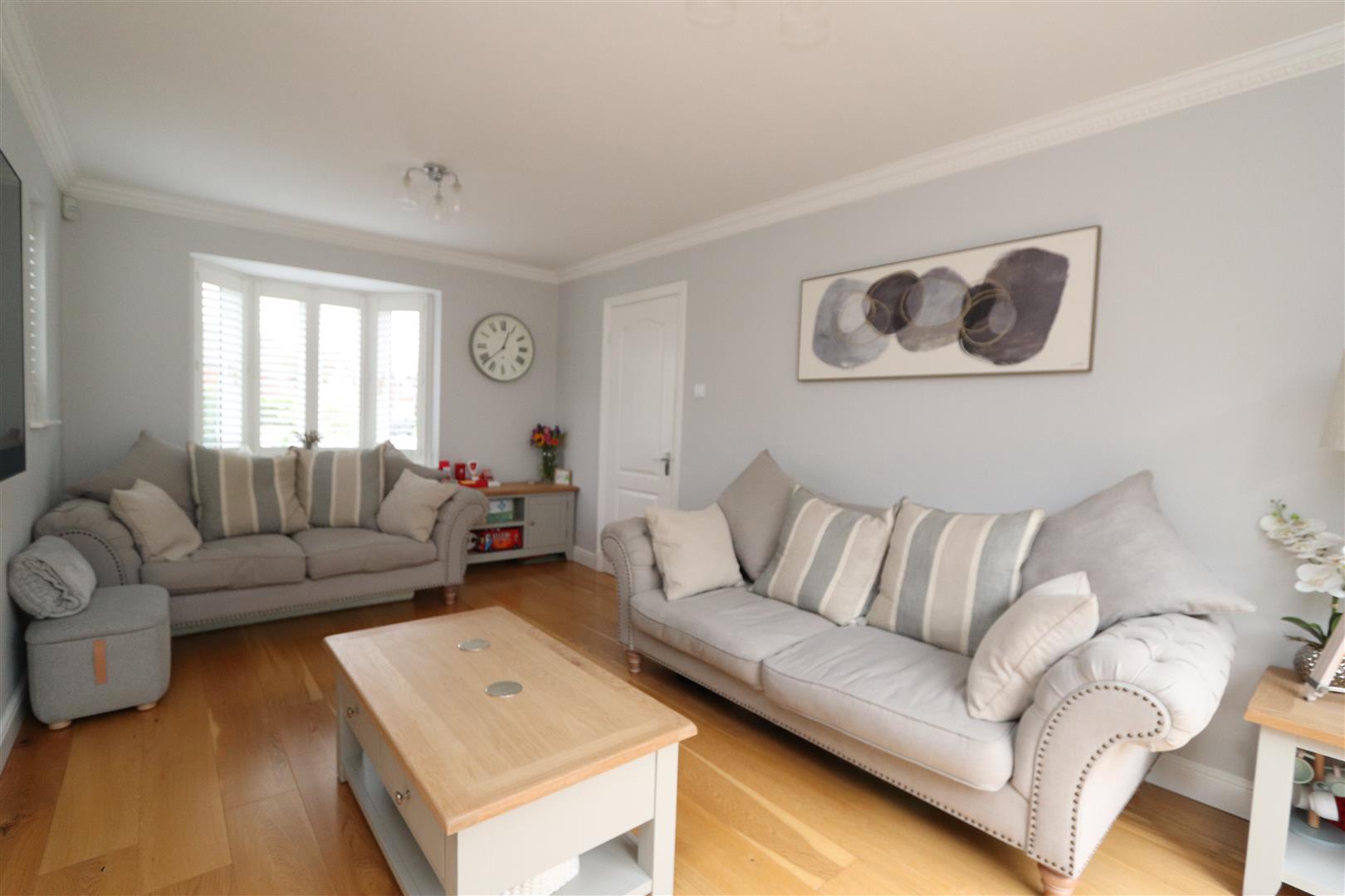 Property For Sale Waltham Close, Hutton, CM13 3 Bedroom Detached