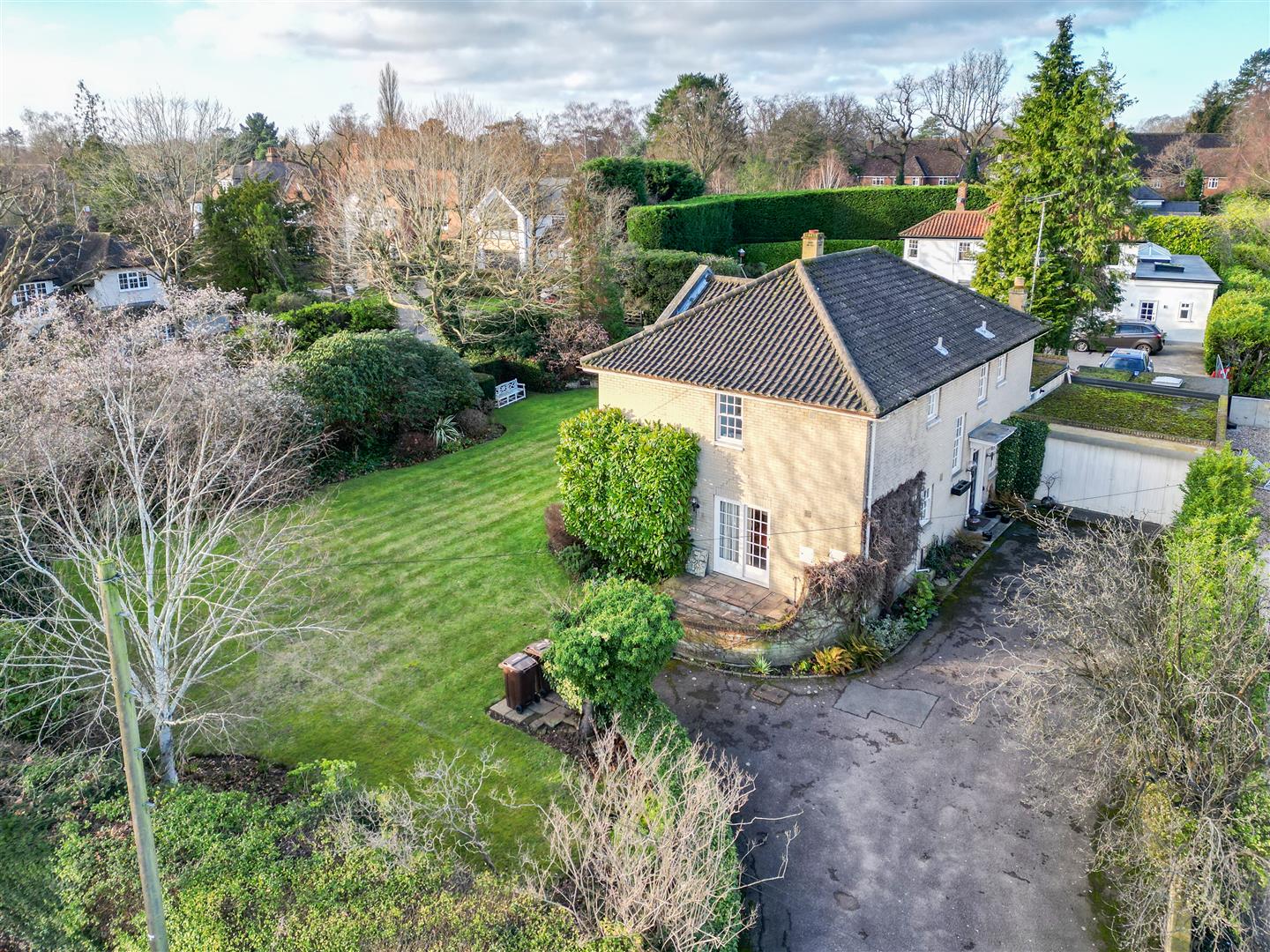 Property For Sale Hillwood Grove, Hutton Mount, CM13 5 Bedroom