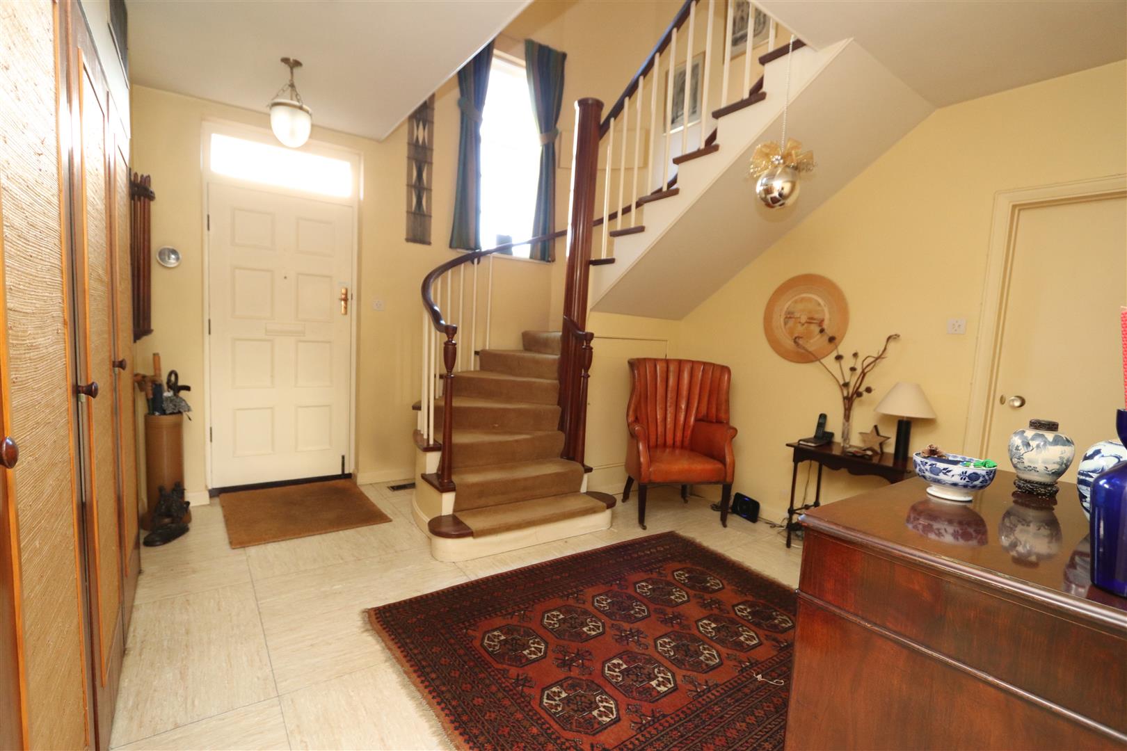 Property For Sale Hillwood Grove, Hutton Mount, CM13 5 Bedroom