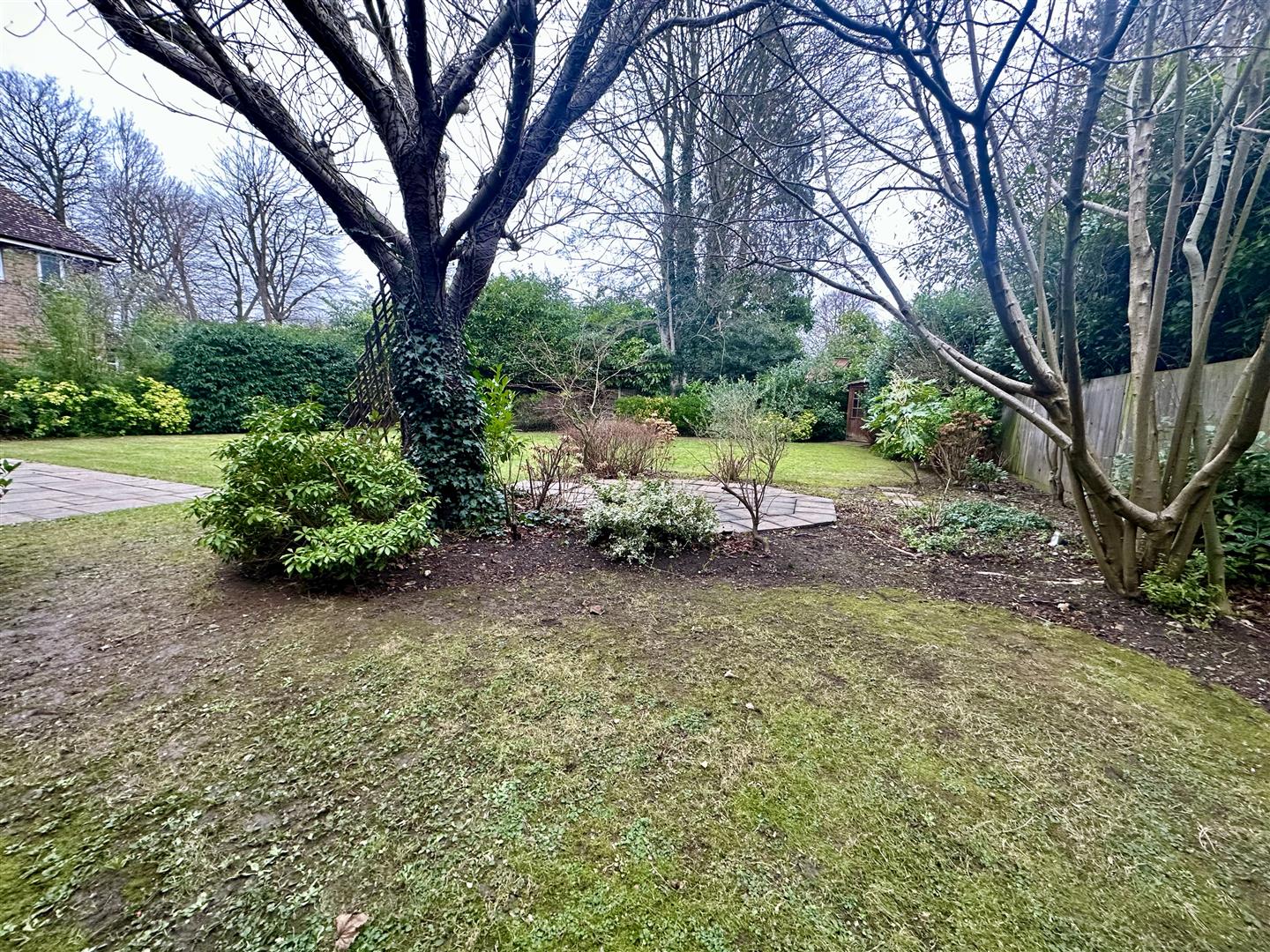 Property For Sale Oaklands Park, Hutton Mount, CM13 5 Bedroom