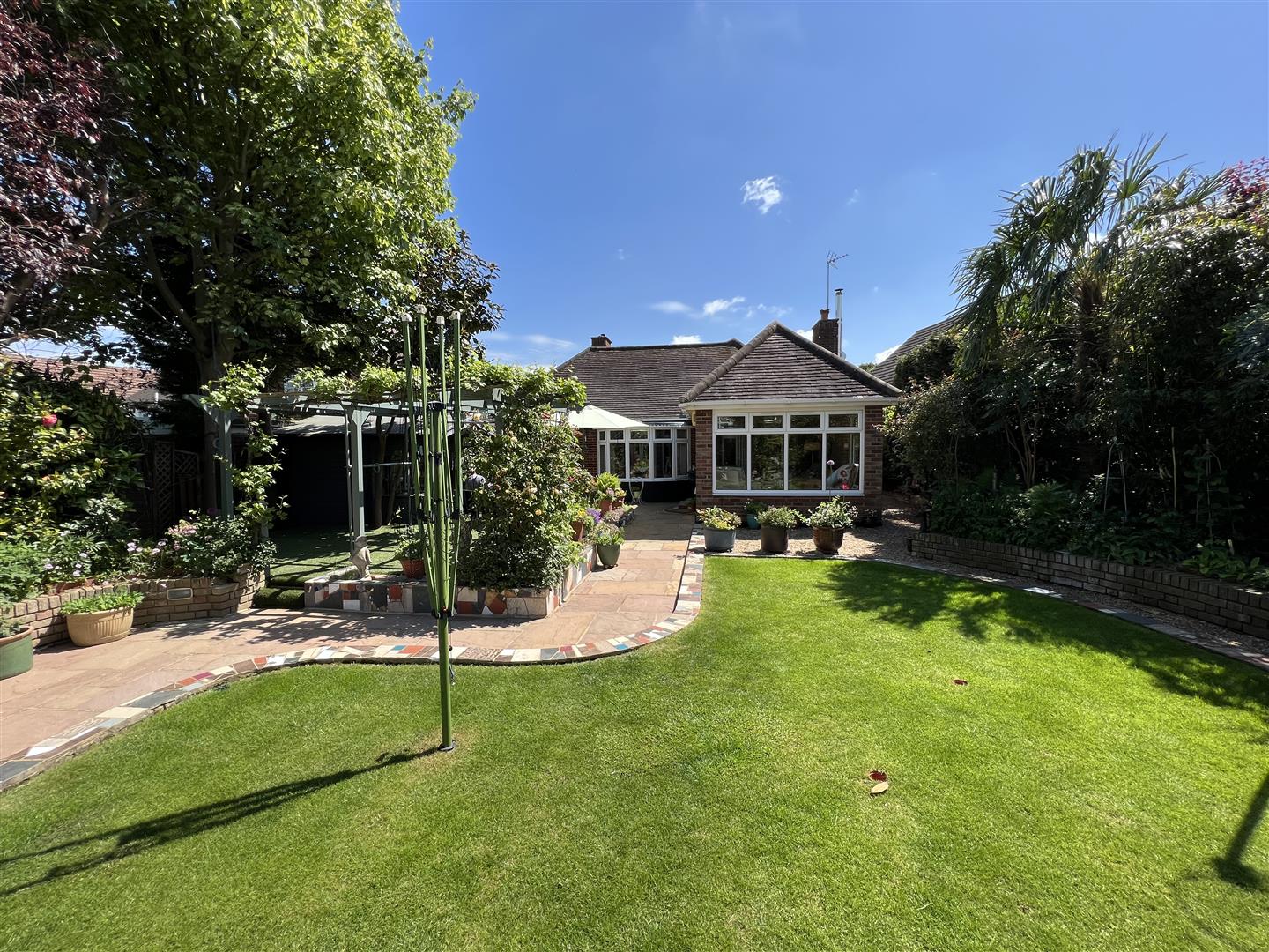 Property For Sale Priests Lane, Old Shenfield, CM15 3 Bedroom