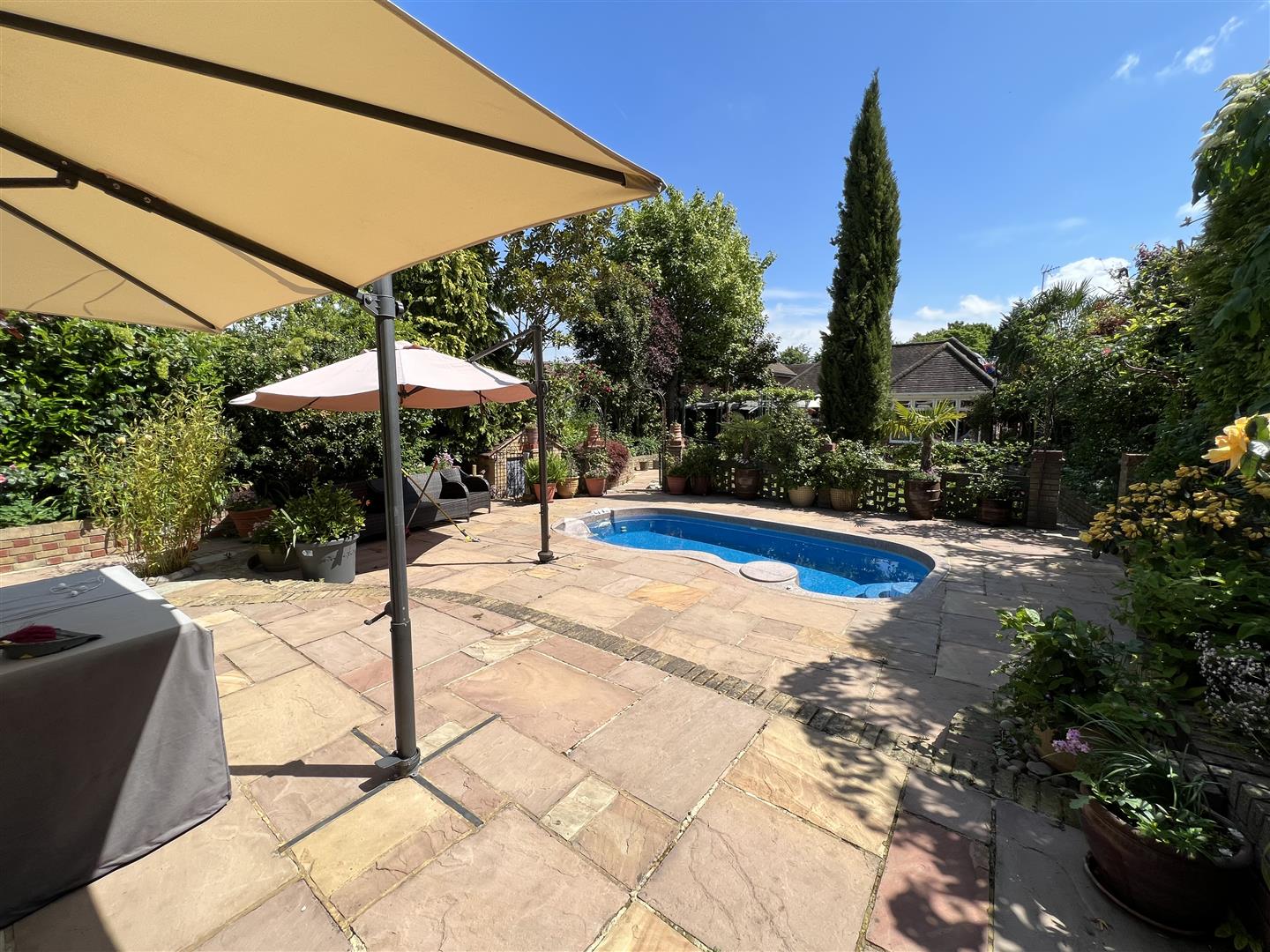 Property For Sale Priests Lane, Old Shenfield, CM15 3 Bedroom