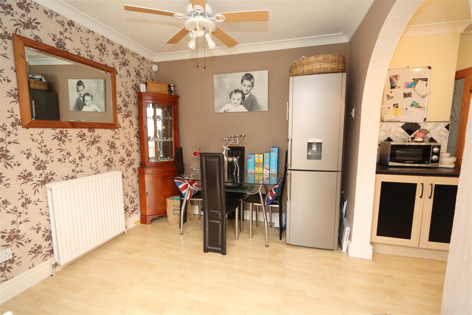 Property For Sale Cotswold Gardens, Hutton, CM13 3 Bedroom Terraced