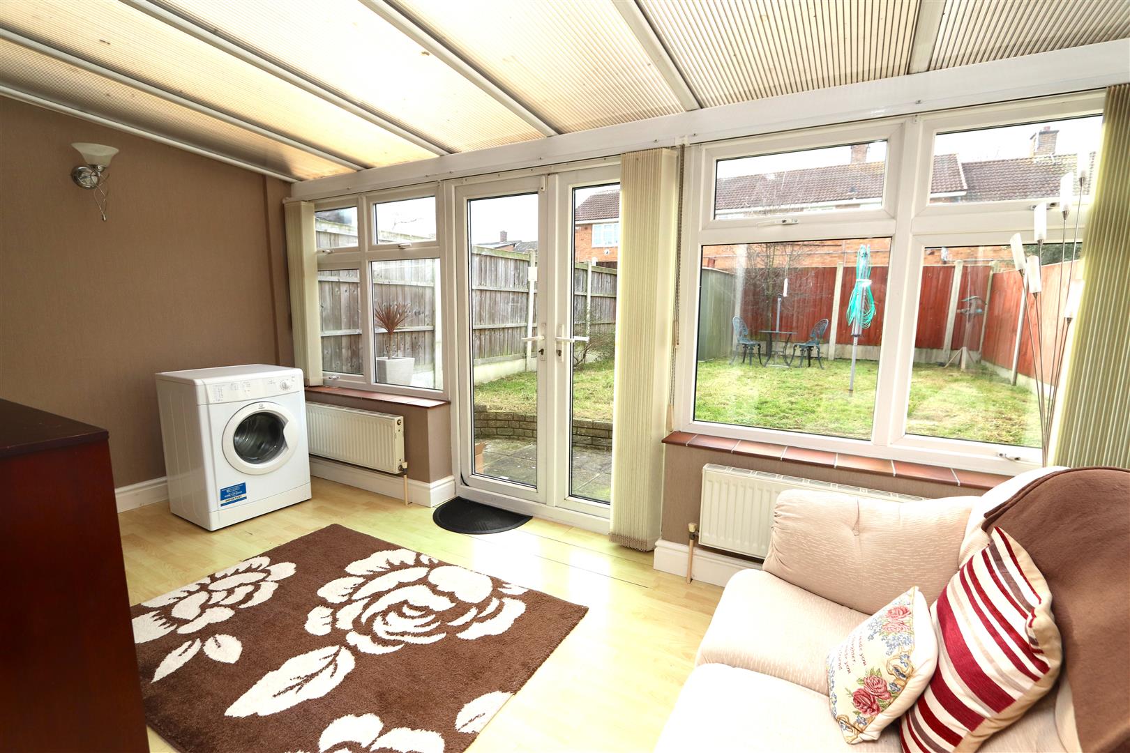 Property For Sale Cotswold Gardens, Hutton, CM13 3 Bedroom Terraced