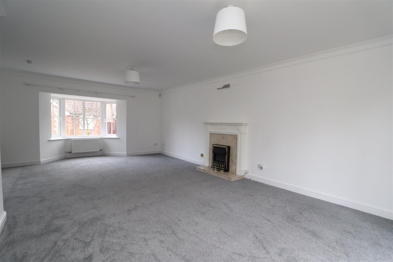 Property To Rent Bowmont Close, Hutton, CM13 3 Bedroom Bungalow