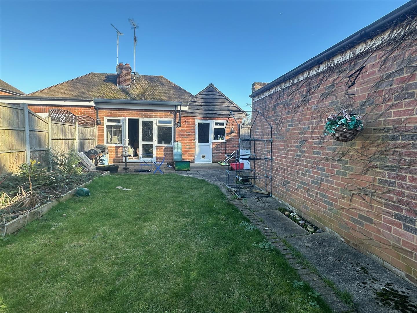 Property For Sale Rochford Avenue, Shenfield, CM15 3 Bedroom Bungalow