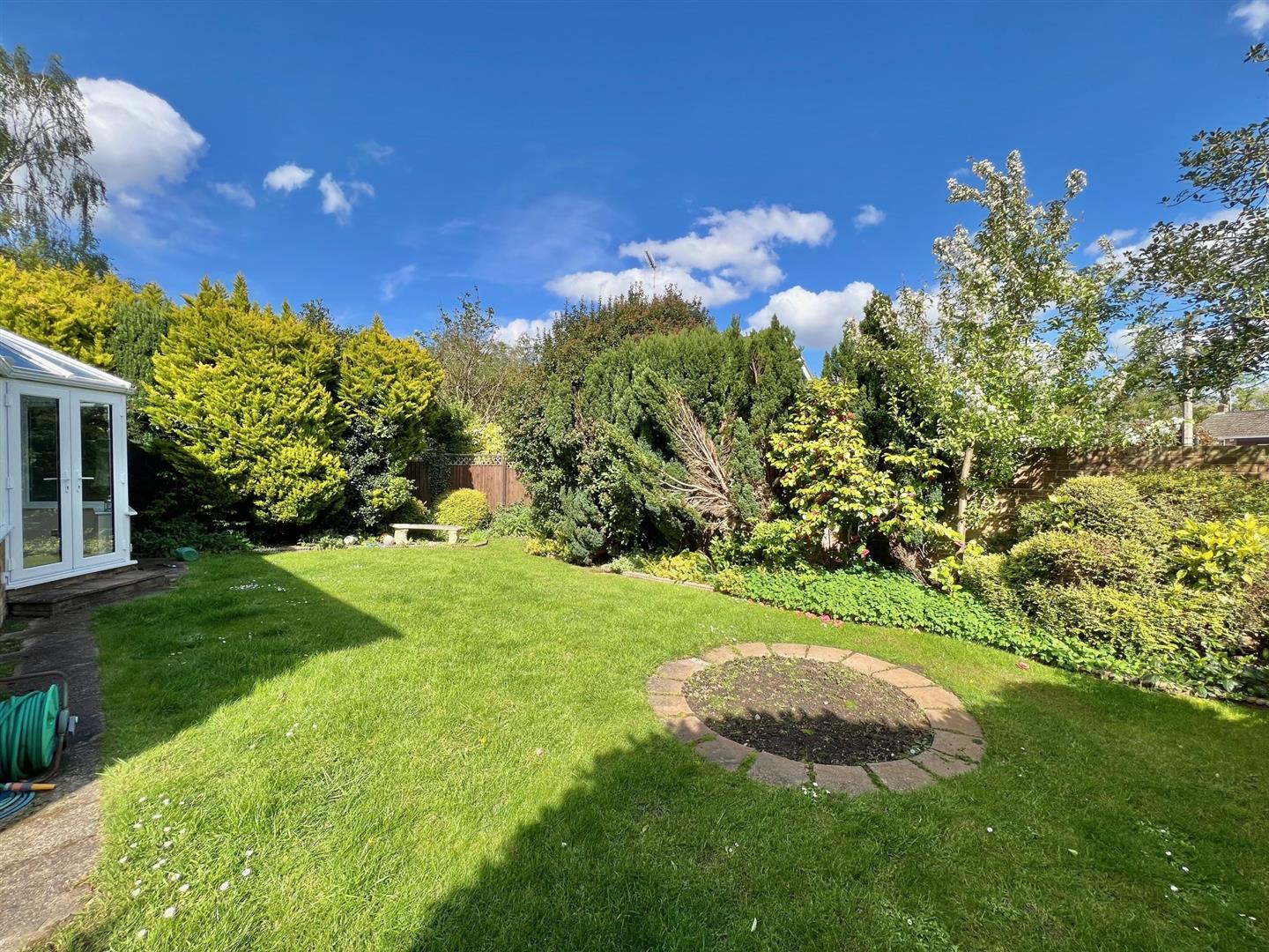 Property For Sale Priests Lane, Shenfield, CM15 4 Bedroom Detached