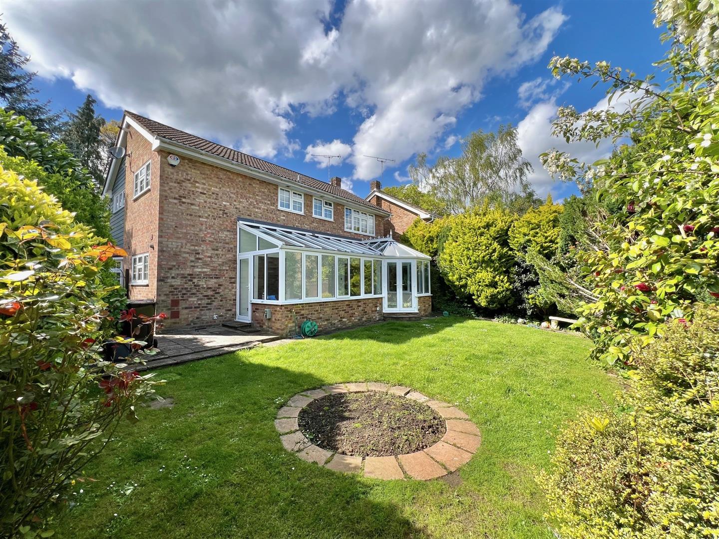 Property For Sale Priests Lane, Shenfield, CM15 4 Bedroom Detached