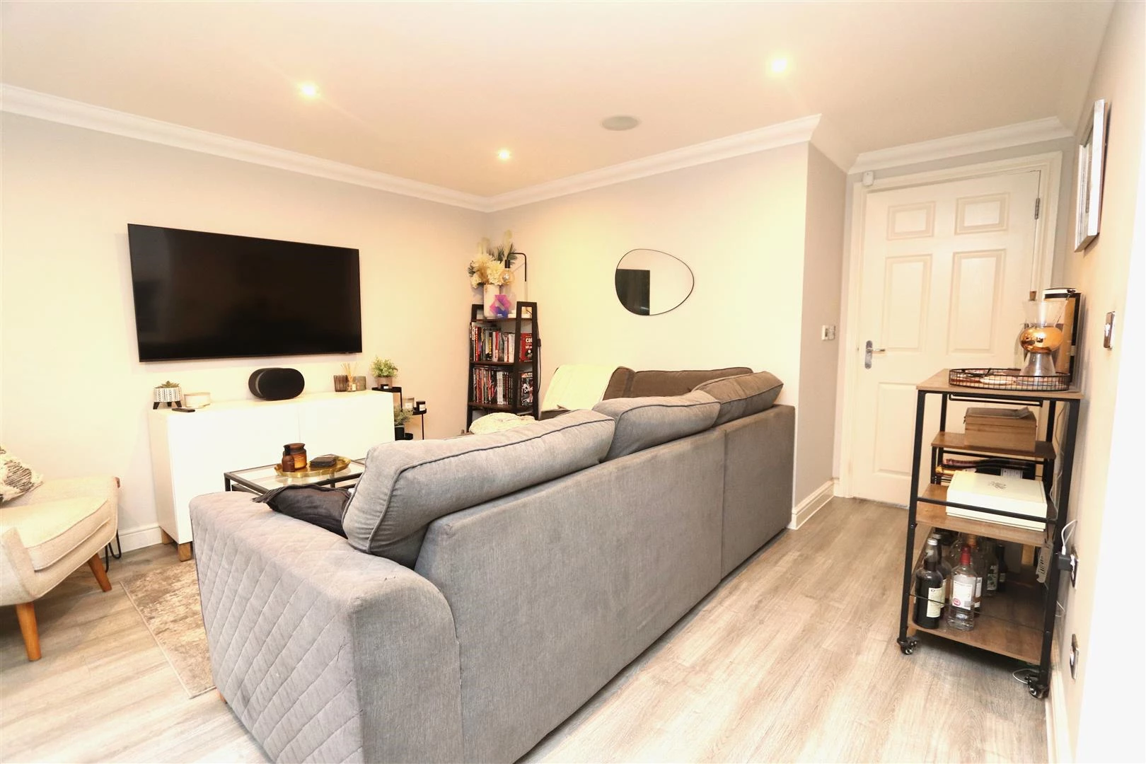 Kitchen/dining/Living Area