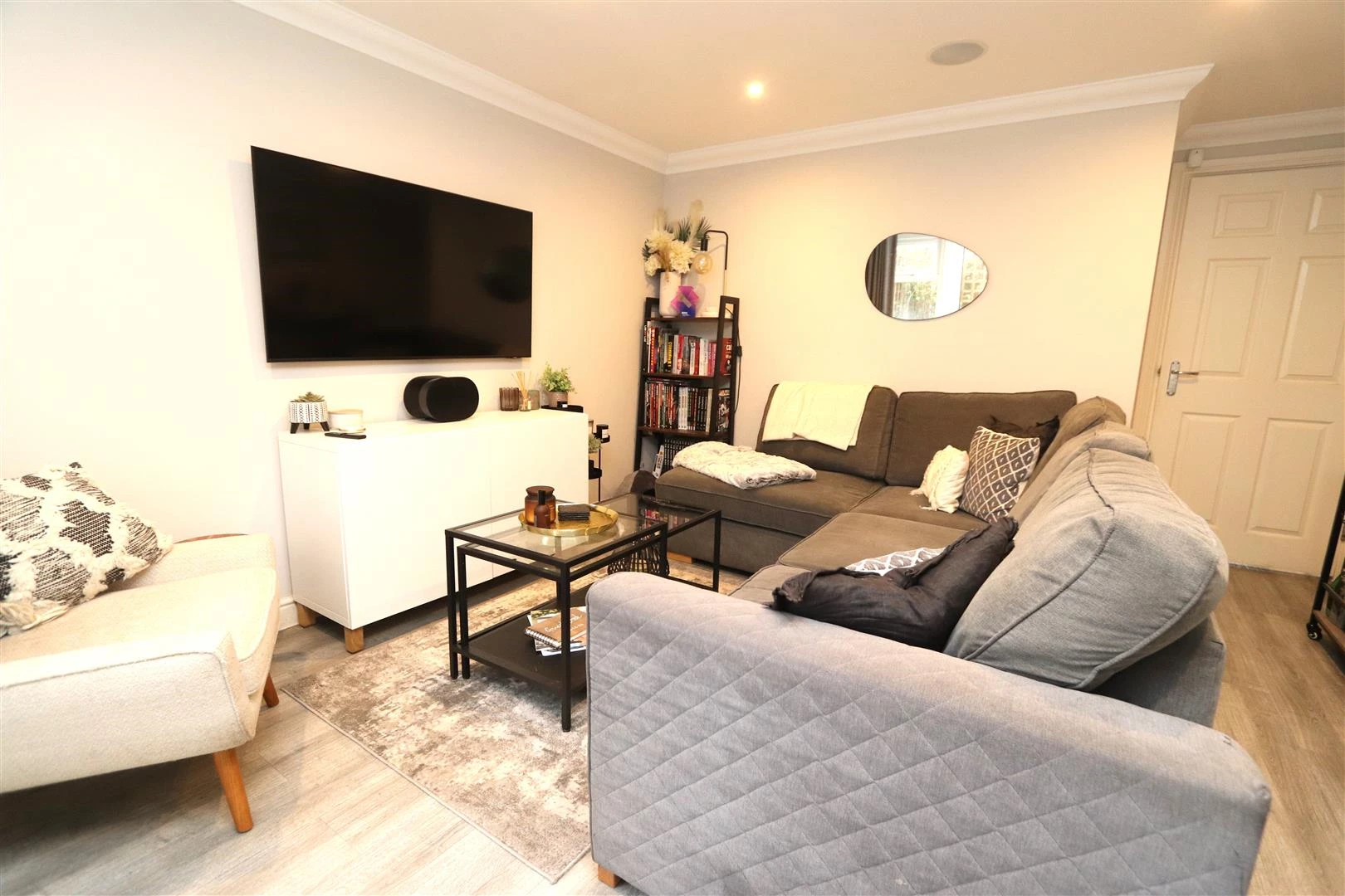Kitchen/dining/Living Area