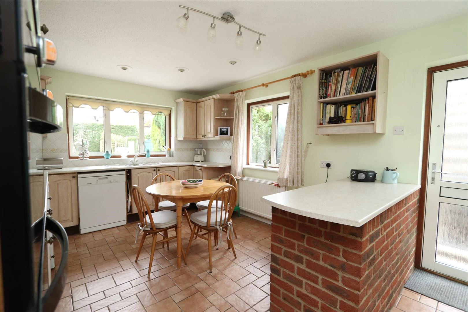 Kitchen/Breakfast Room