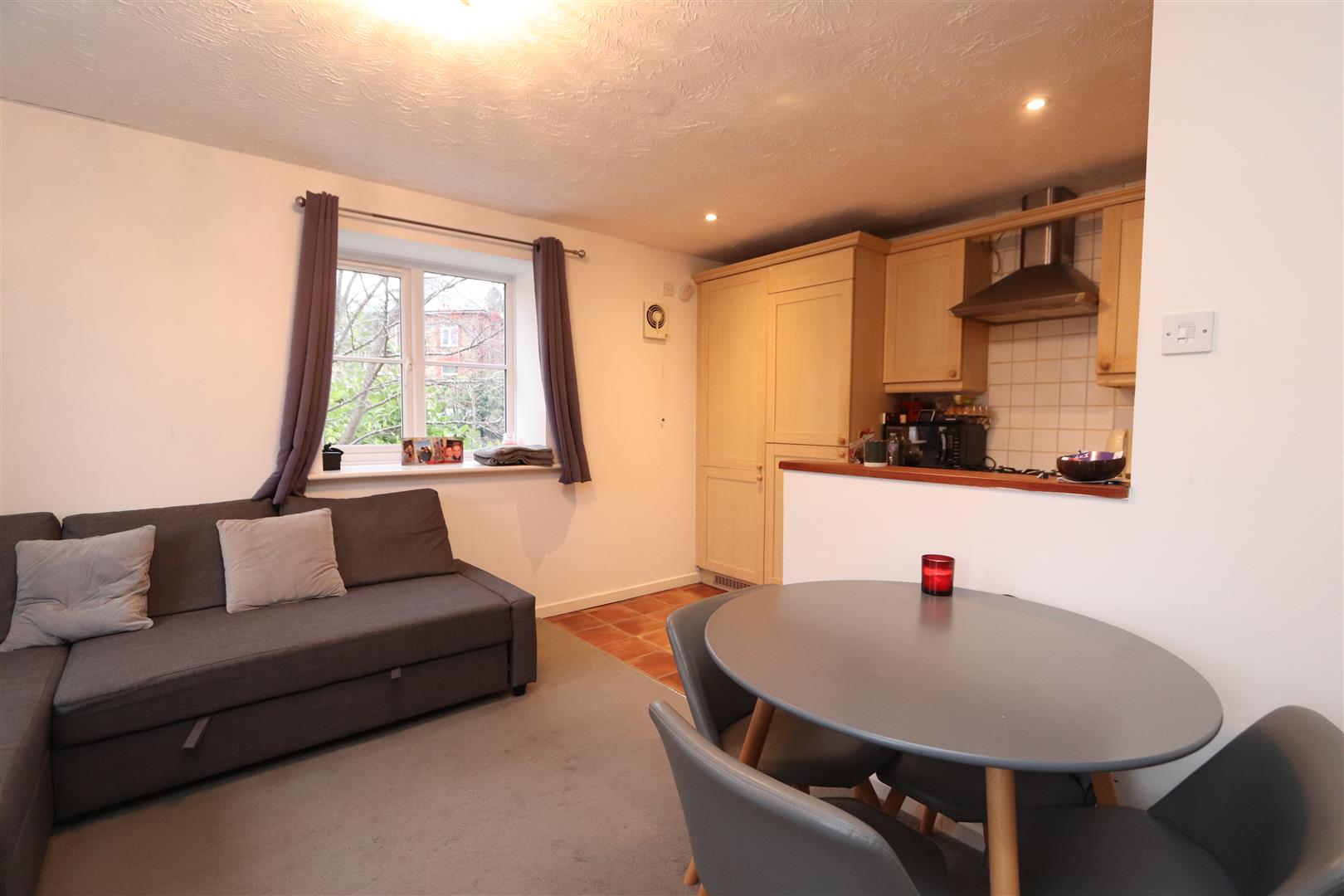 Property For Sale Gresham Close, Brentwood, CM14 2 Bedroom Apartment