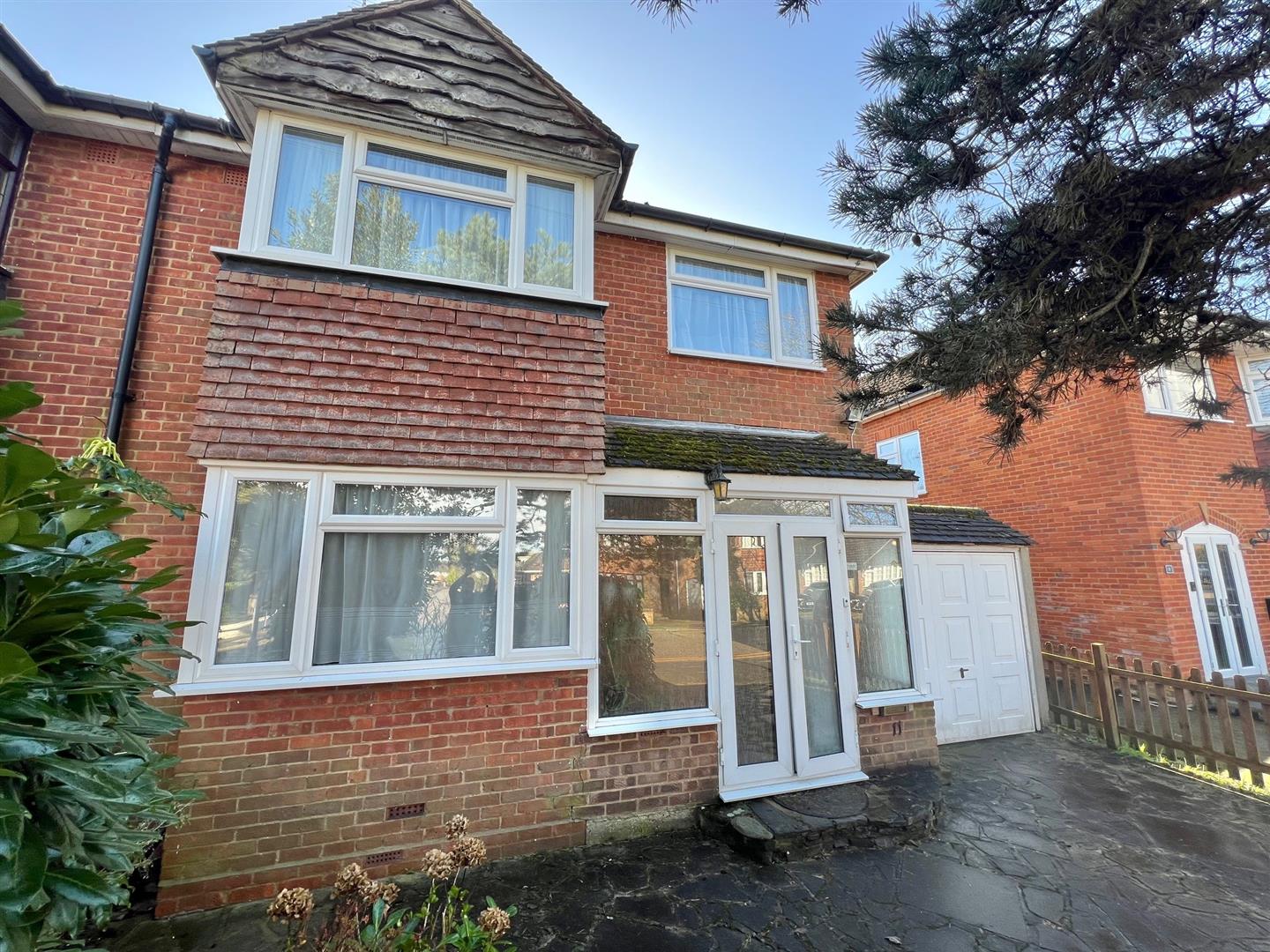 Property For Sale Rochford Avenue, Shenfield, CM15 3 Bedroom Semi Detached through Meacock & Jones