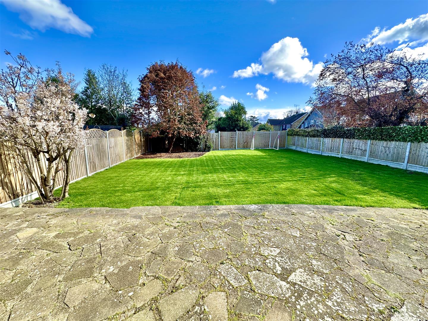 Property For Sale Mulberry Hill, Old Shenfield, CM15 3 Bedroom