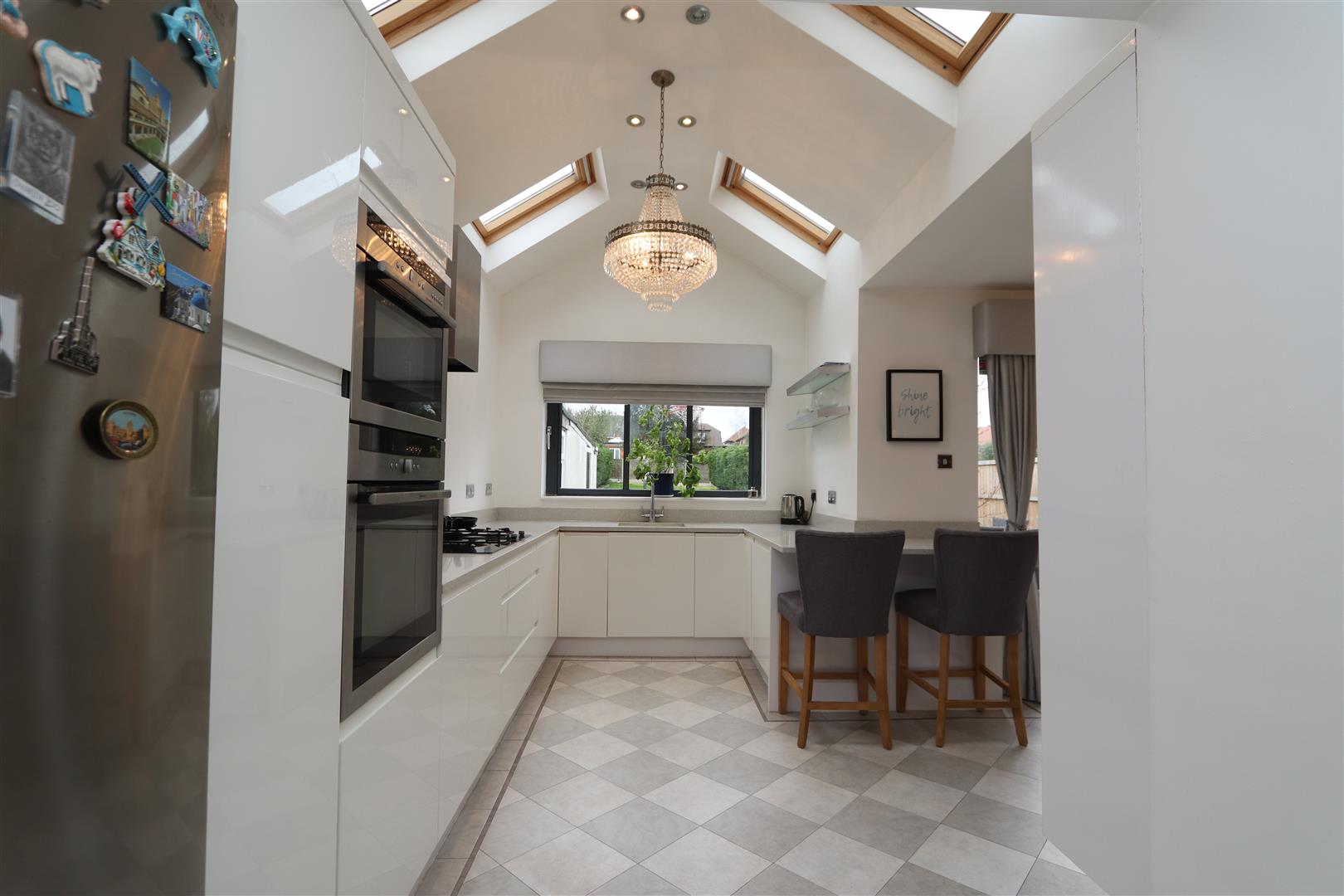 Property For Sale Rochford Avenue, Shenfield, CM15 3 Bedroom Detached