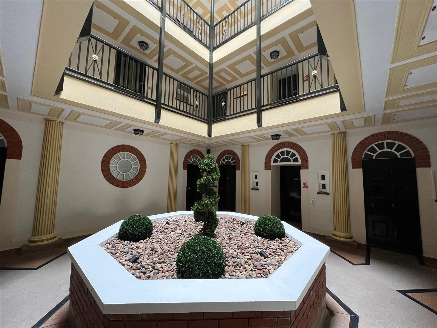 Thorndon Hall.jpg