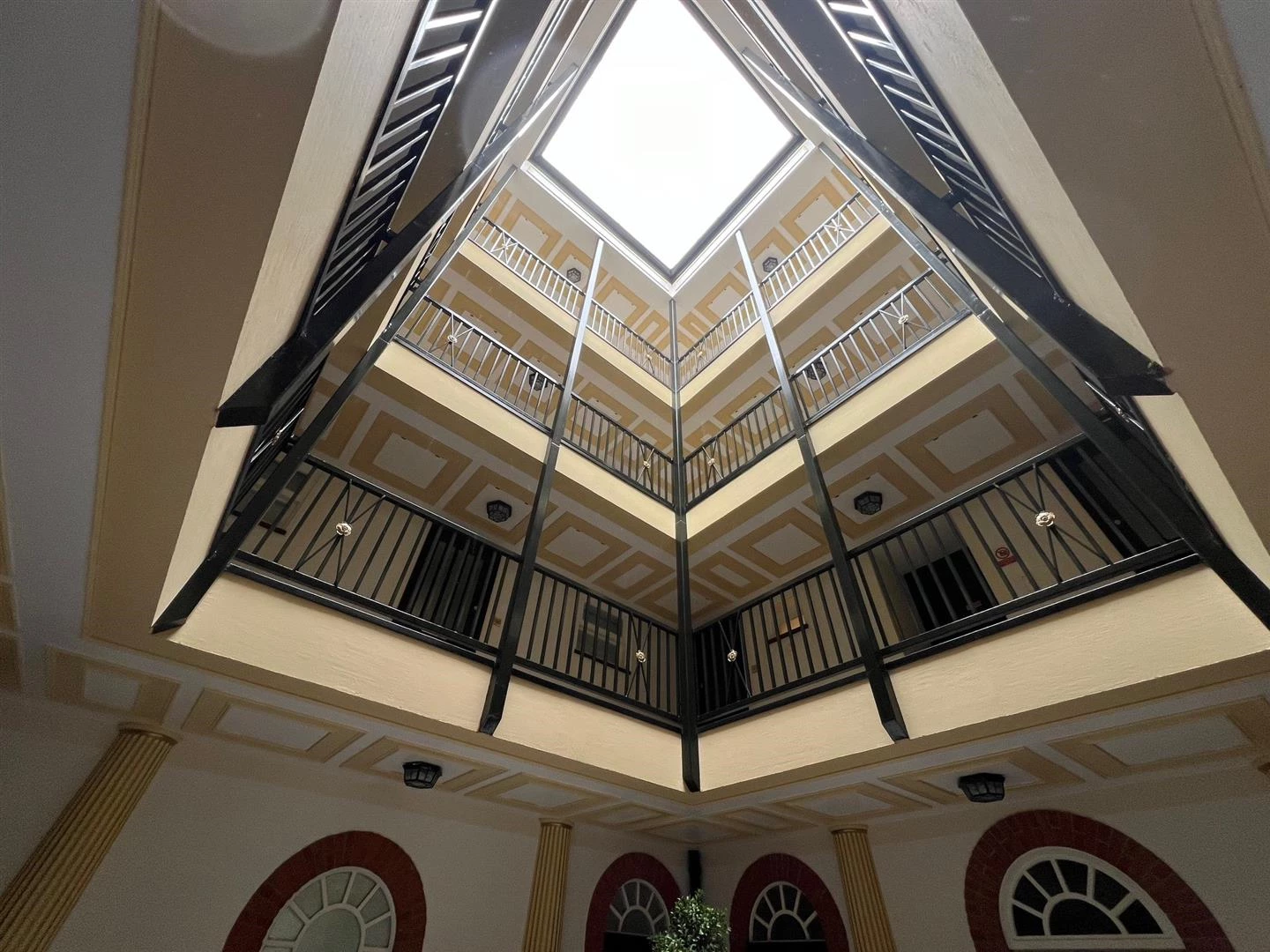 Thorndon Hall.jpg