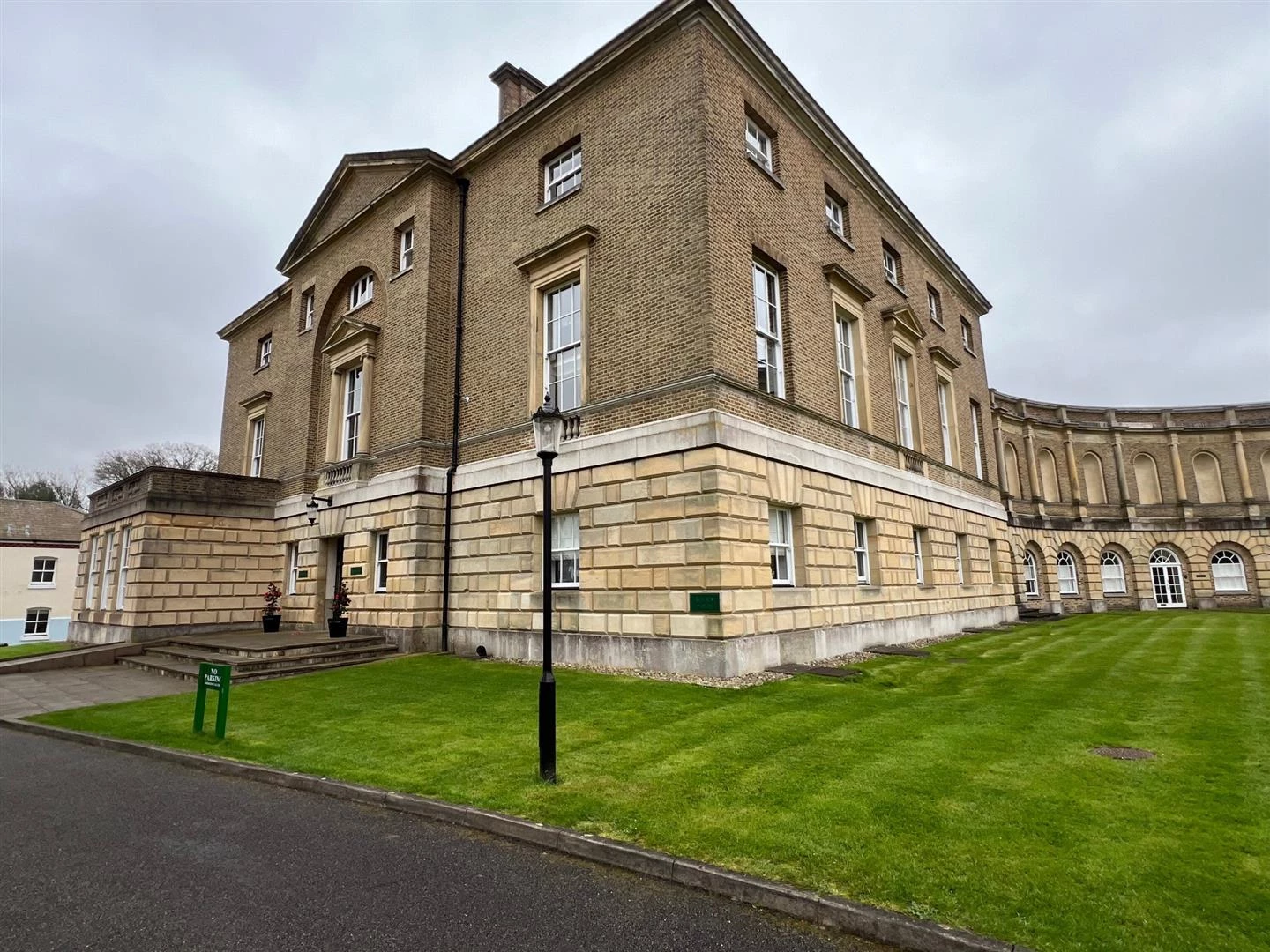 Thorndon Hall.jpg