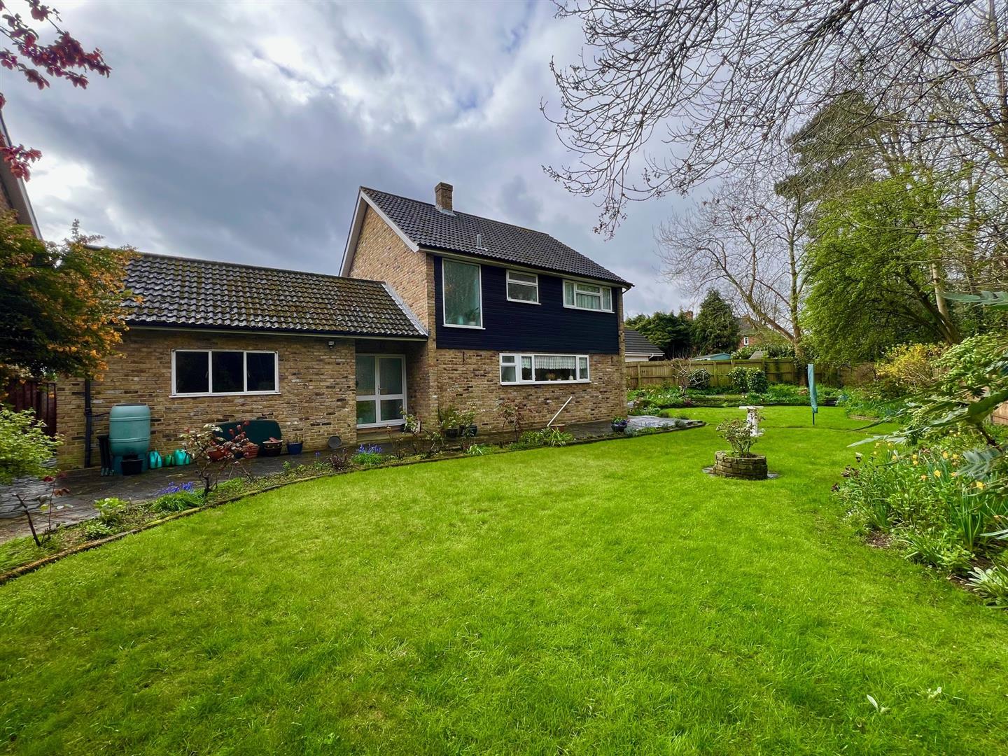 Property For Sale Mulberry Hill, Shenfield, CM15 4 Bedroom Detached