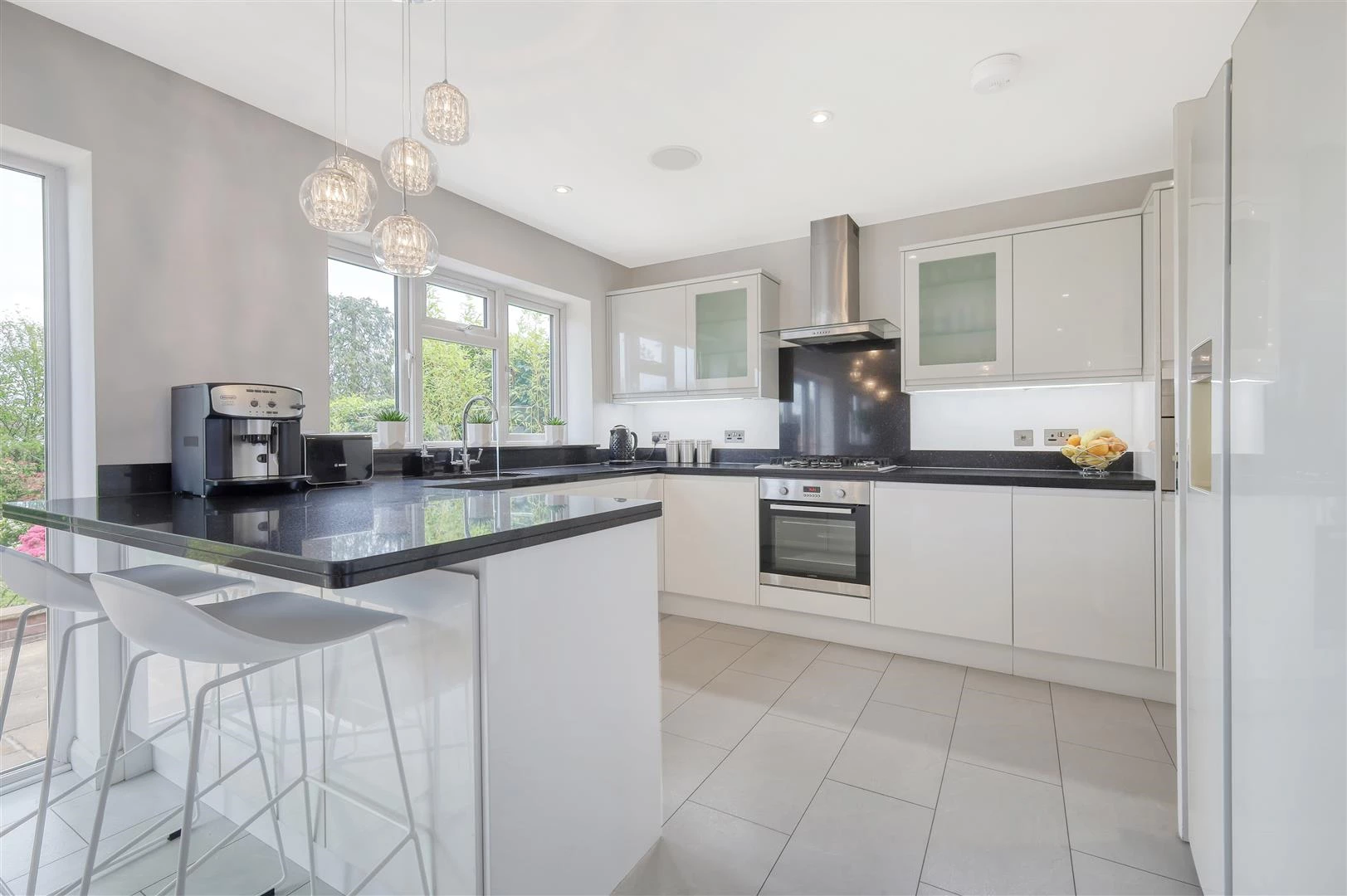 Kitchen/Breakfast/Living Area