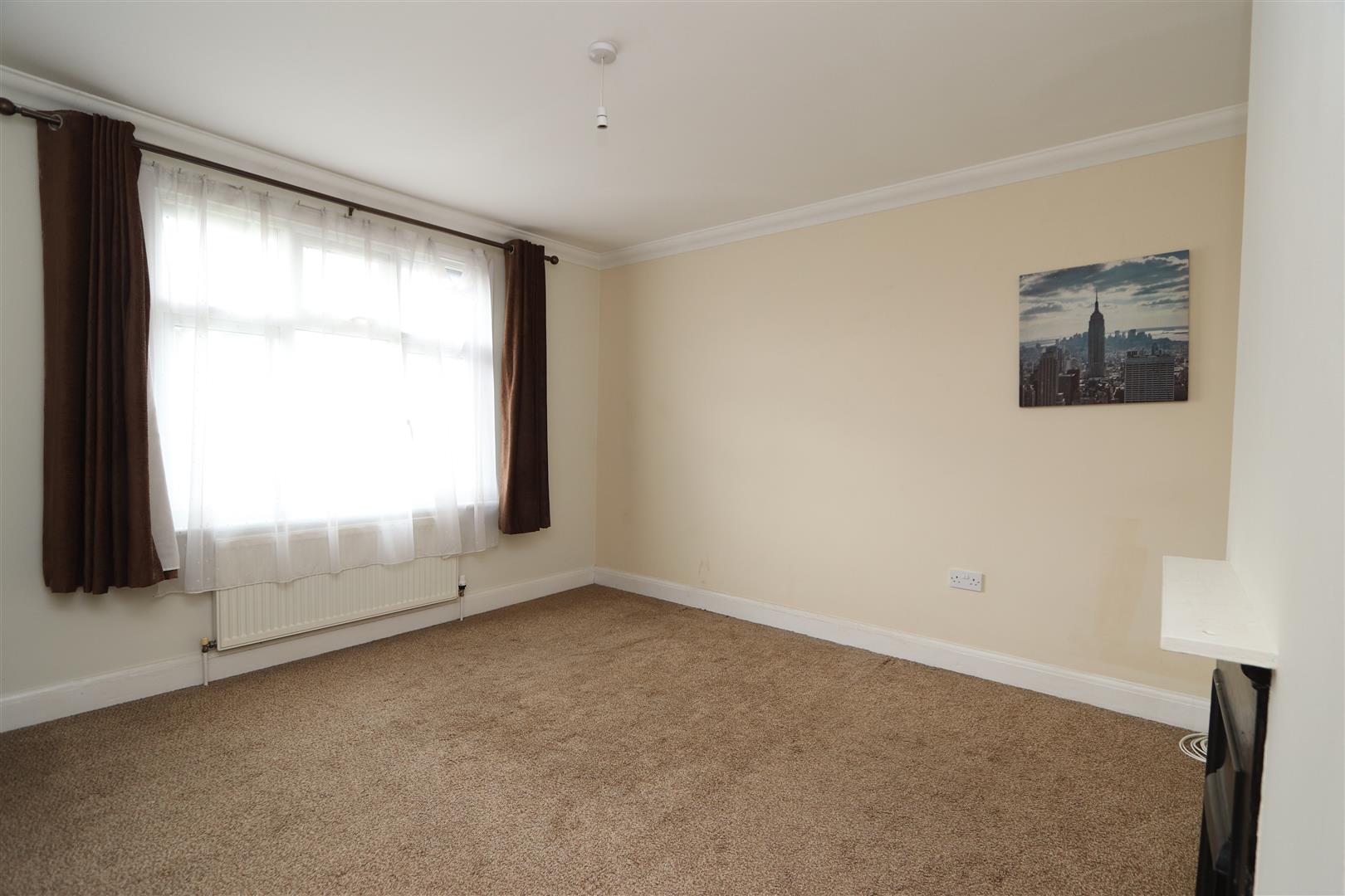 Property For Sale Rayleigh Road, Hutton, CM13 3 Bedroom Detached