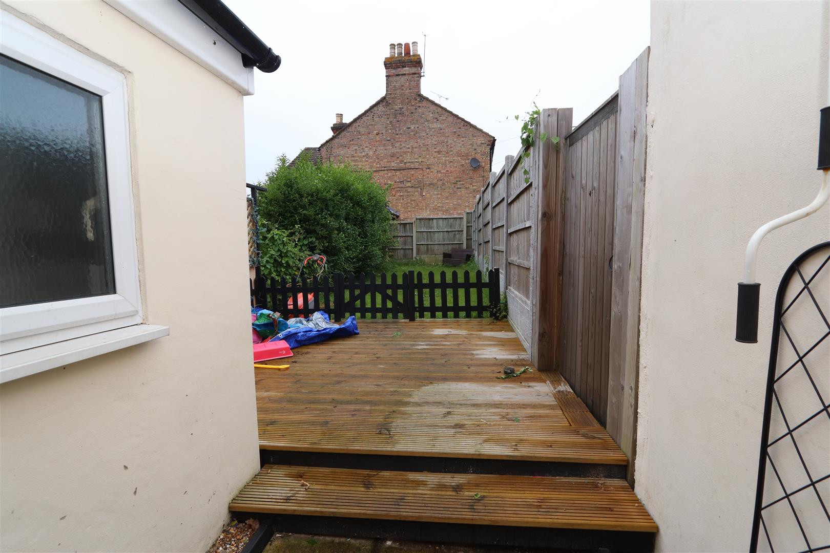 Property For Sale Crescent Road, Warley, CM14 2 Bedroom Cottage