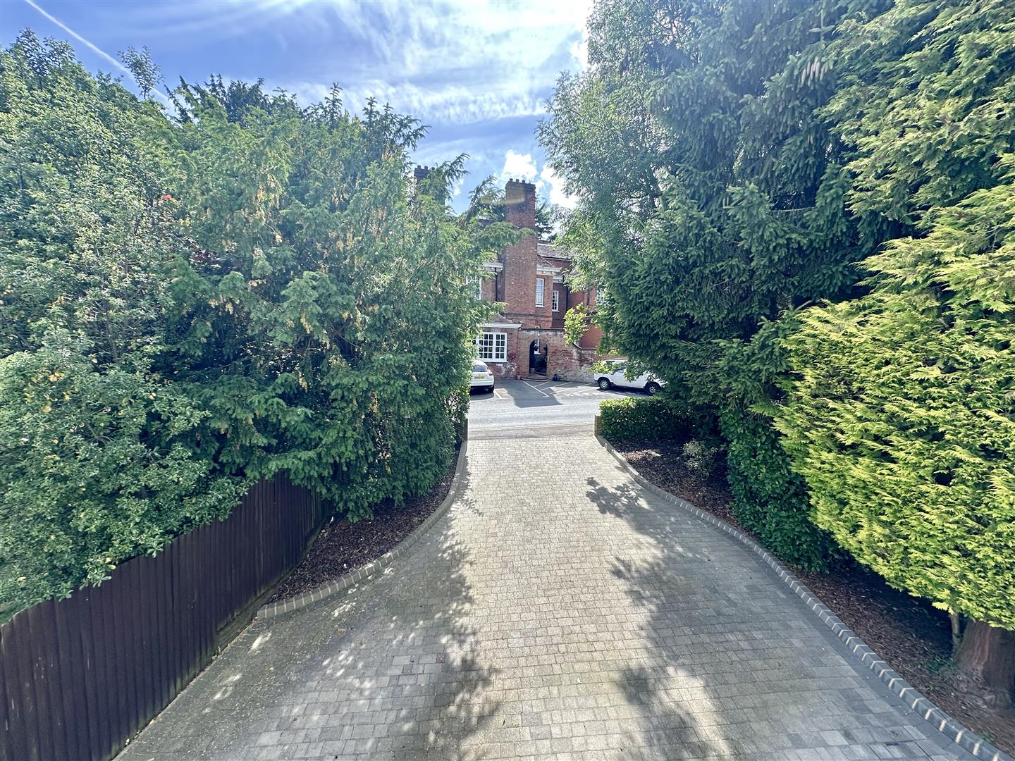 Property For Sale Hall Lane, Shenfield, CM15 4 Bedroom Detached