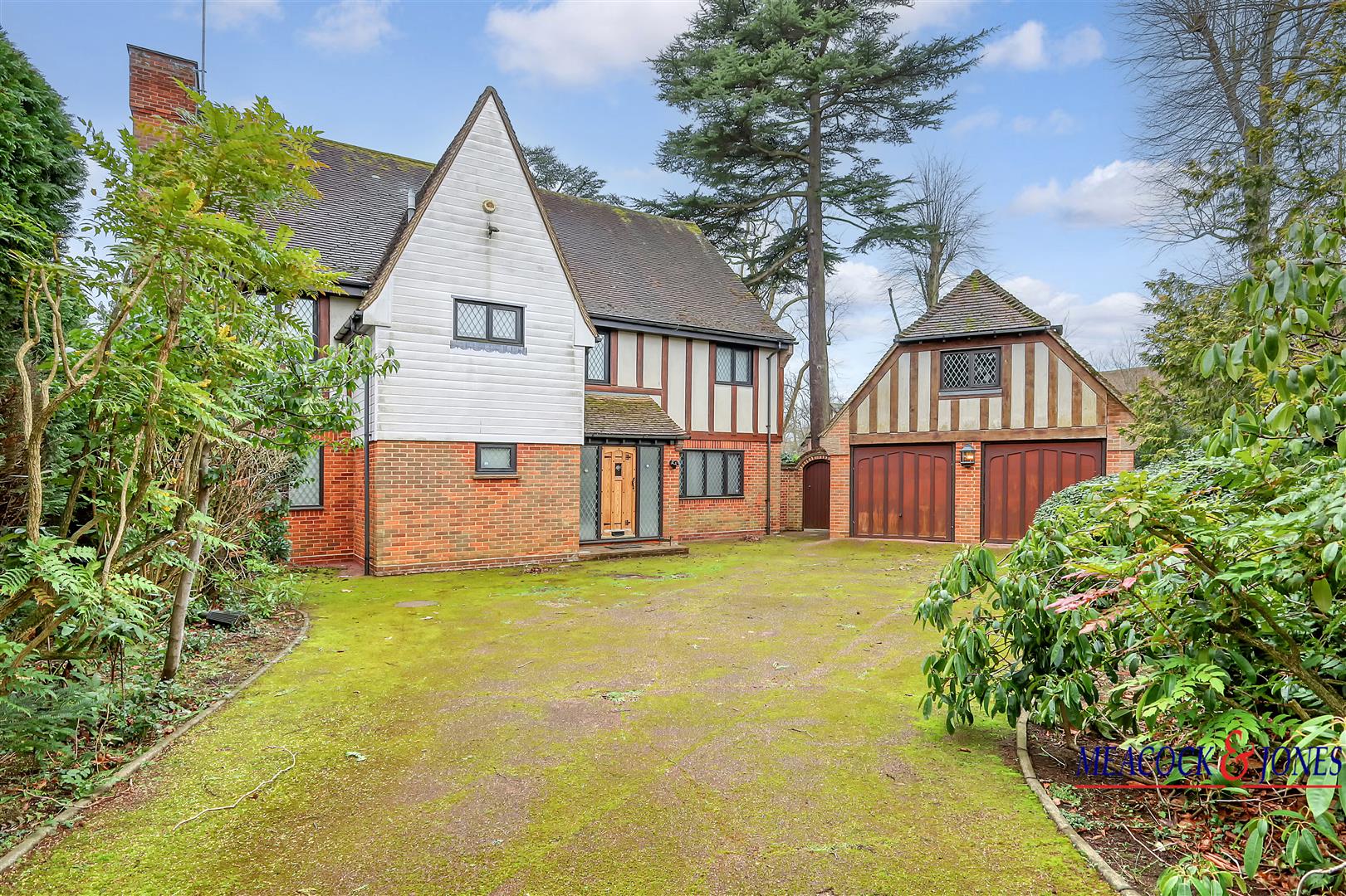 27 Roundwood Avenue Hutton Mount Brentwood CM13