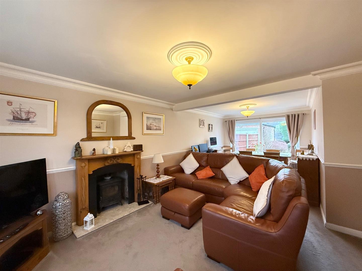 Living Room.jpg