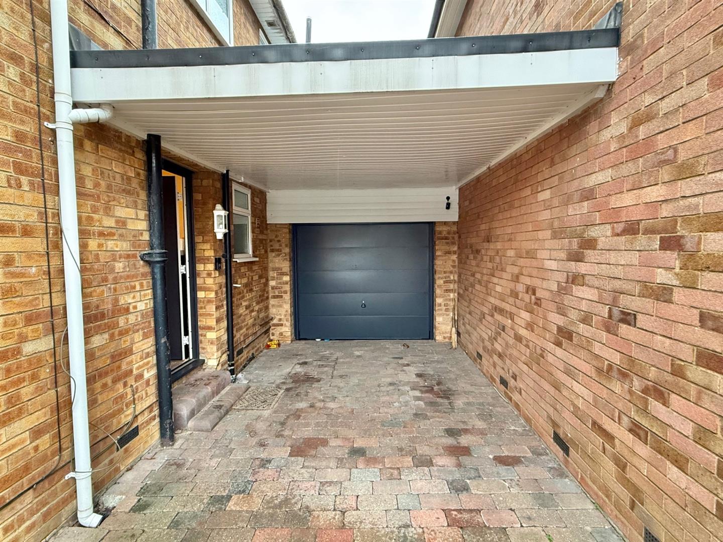 Carport.jpg