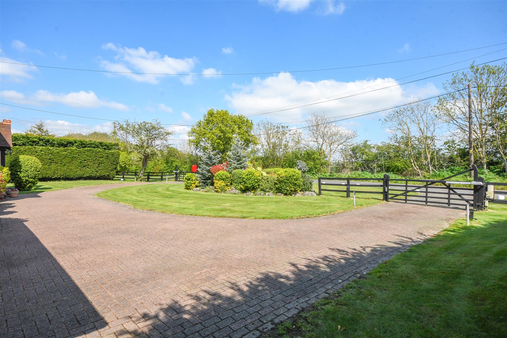 Property For Sale Little Warley Hall Lane, Little Warley, CM13 | 3 ...
