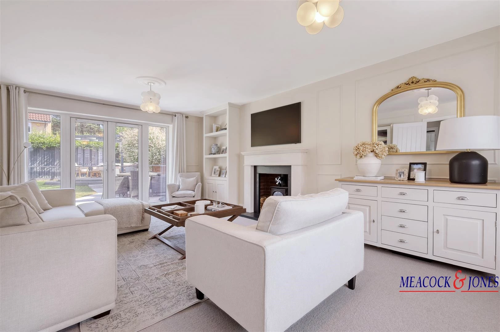 9 Pot Inn Close Living room.jpg
