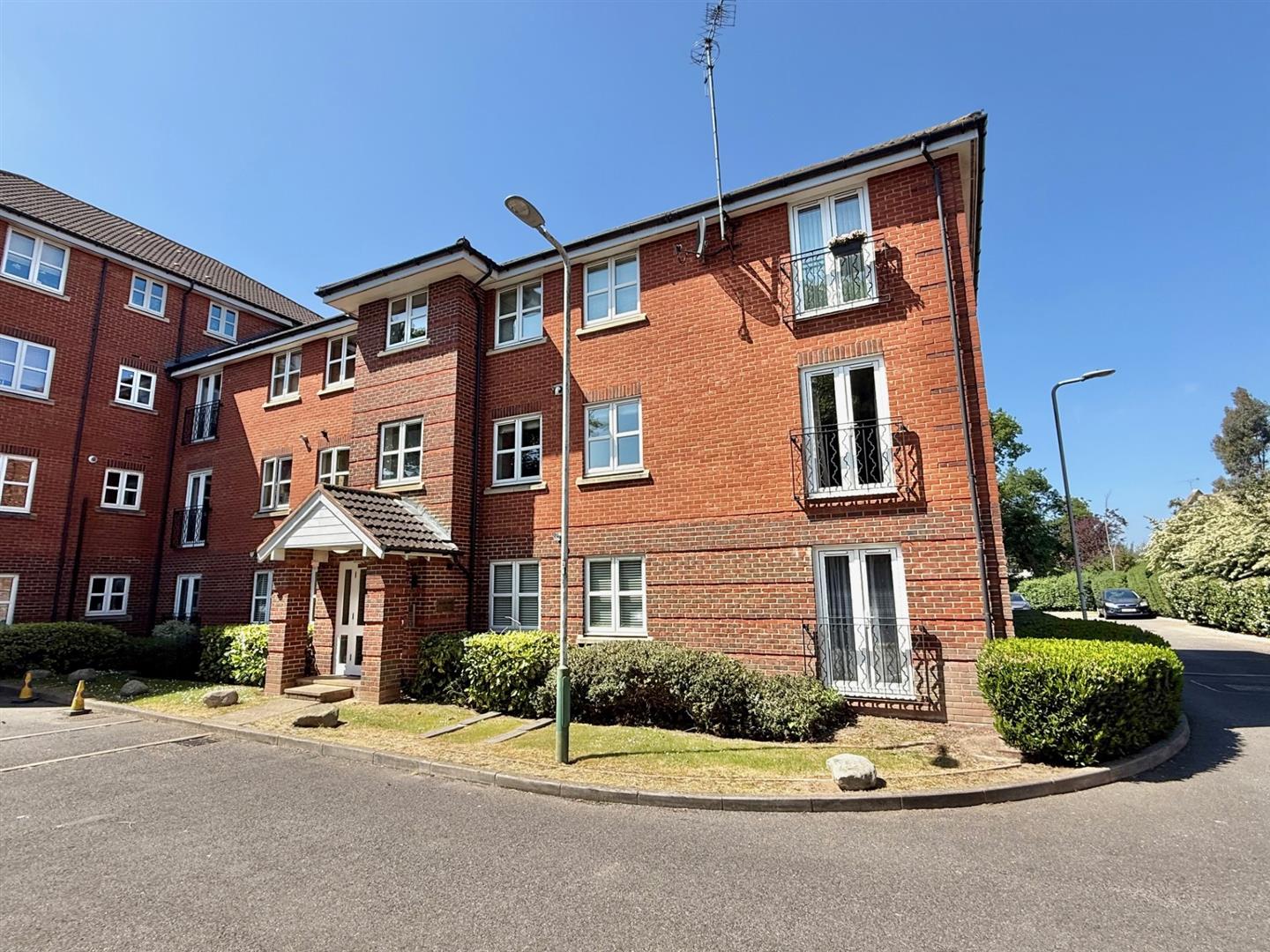 3 Scholars Way Gidea Park Romford RM2
