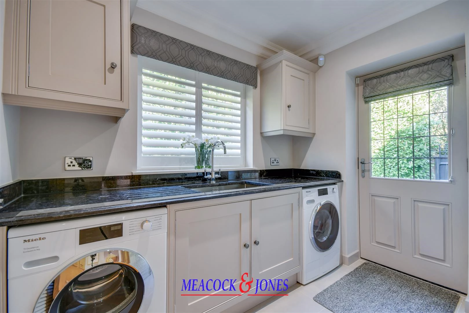 dsc_2294-dsc_2298 copy.jpg