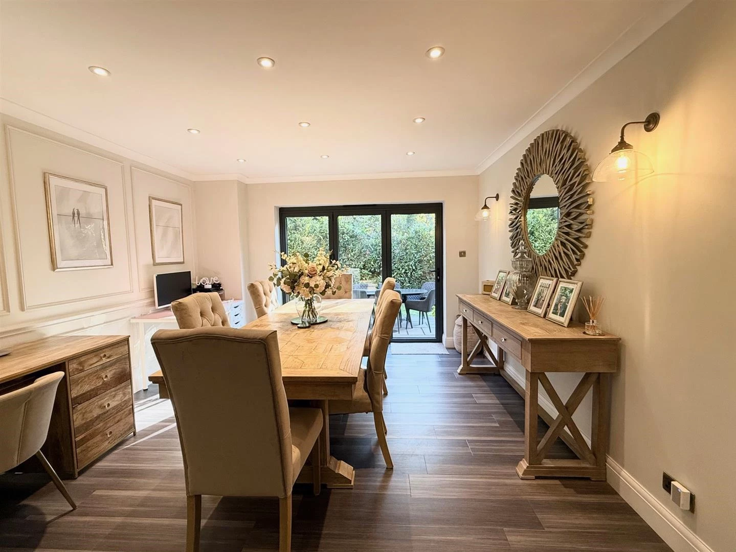 Dinning Room.jpg