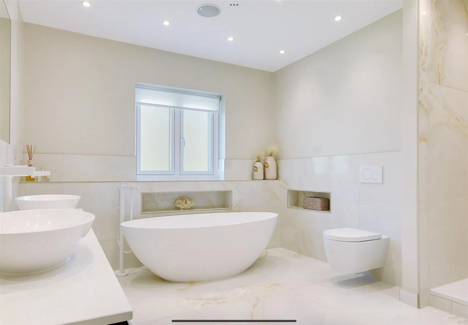 Master en-suite .PNG