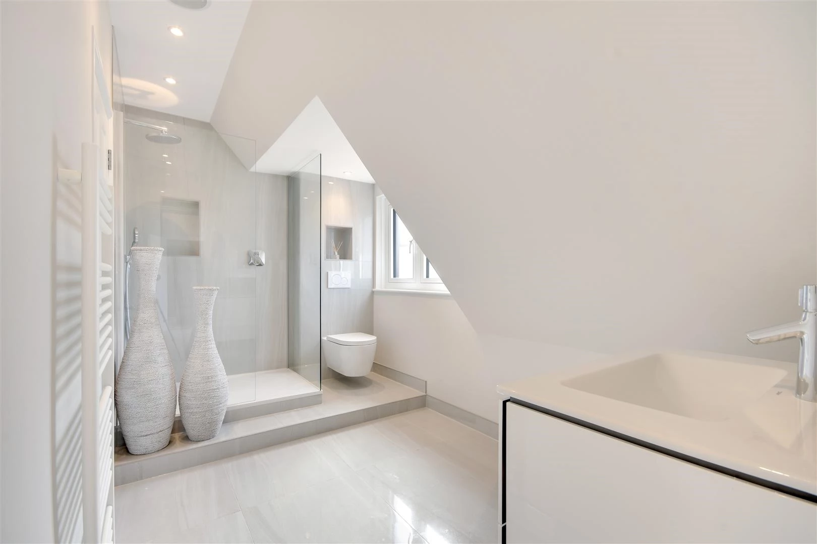 En suite_bathroom second floor.jpg