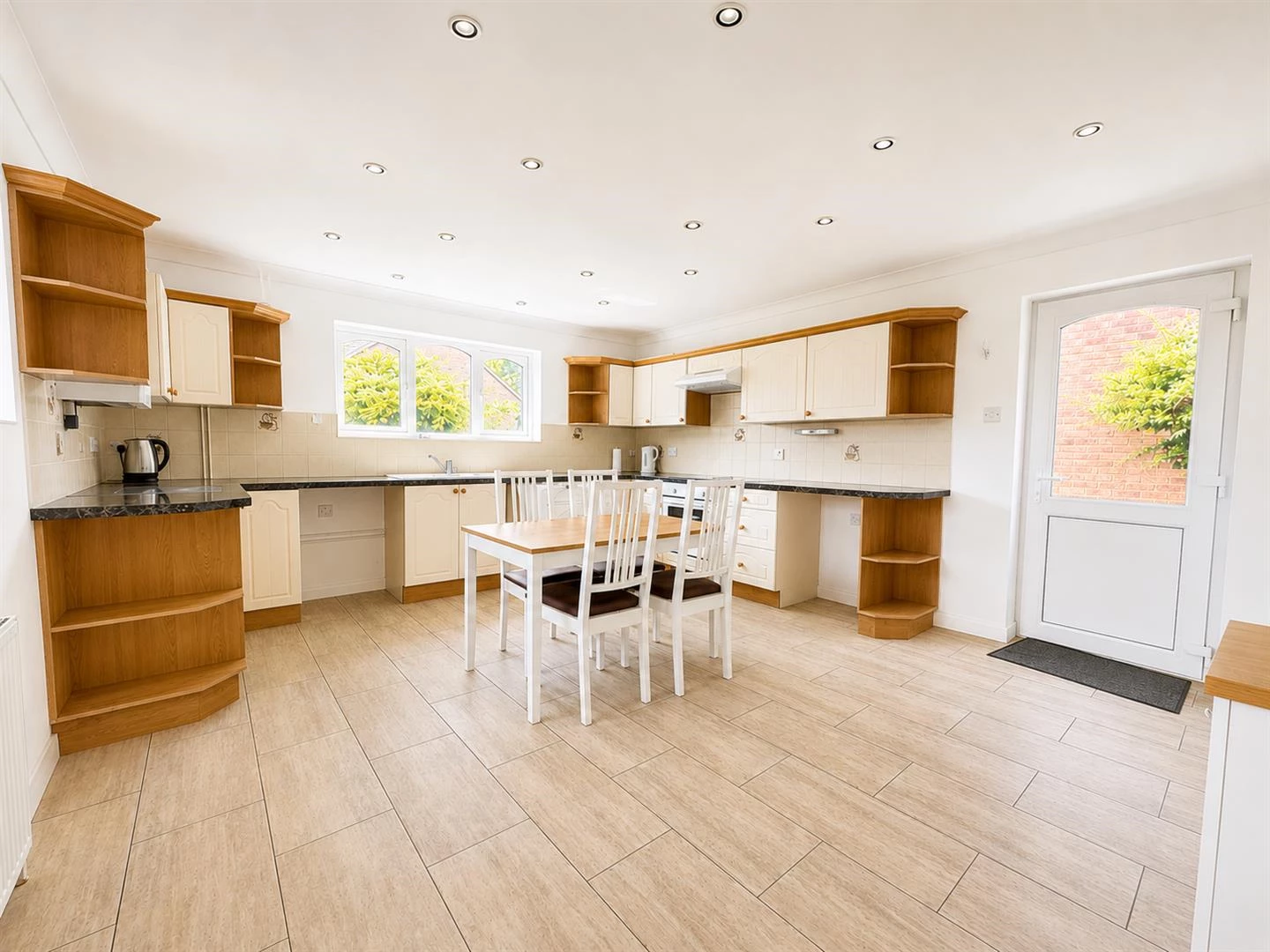 Kitchen.PNG