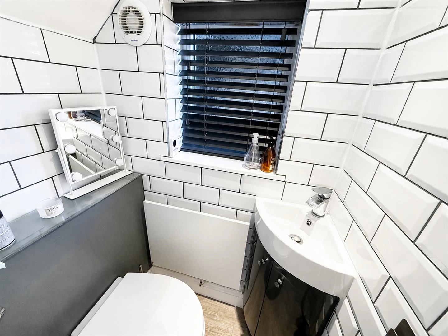 Cloak room.png