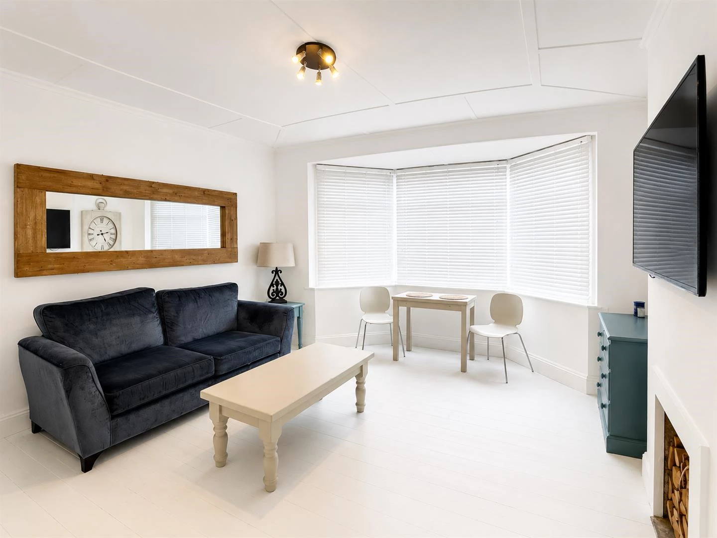 Lounge.jpg