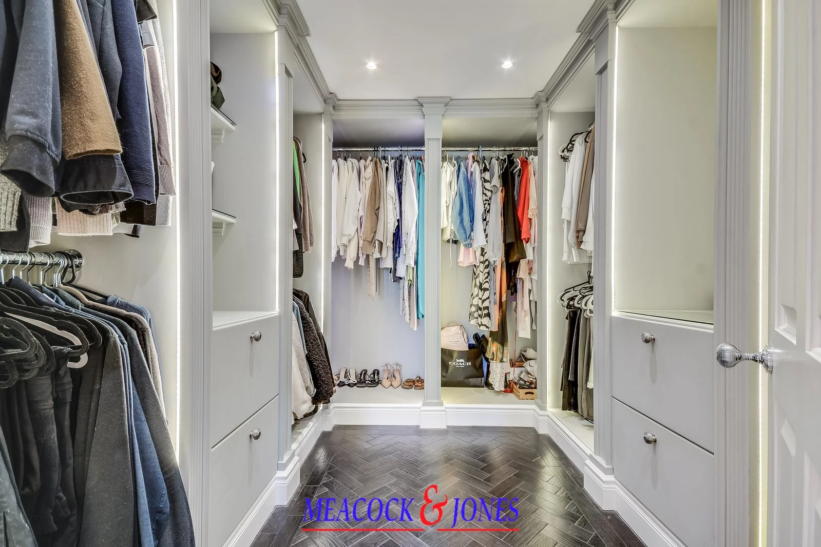 Dressing Room.jpg